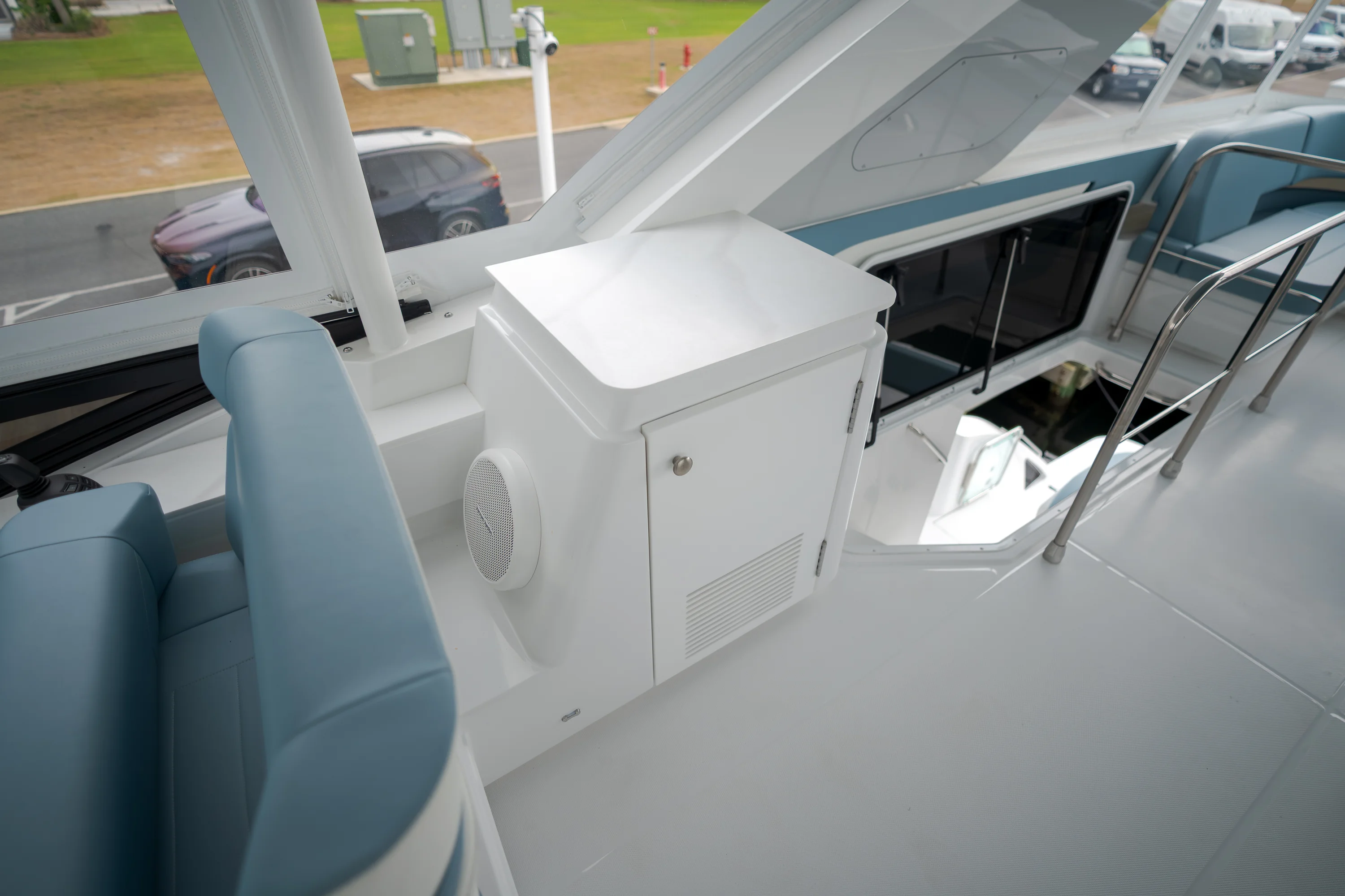 2026 Cruisers Yachts 57 FLY Image Thumbnail #36