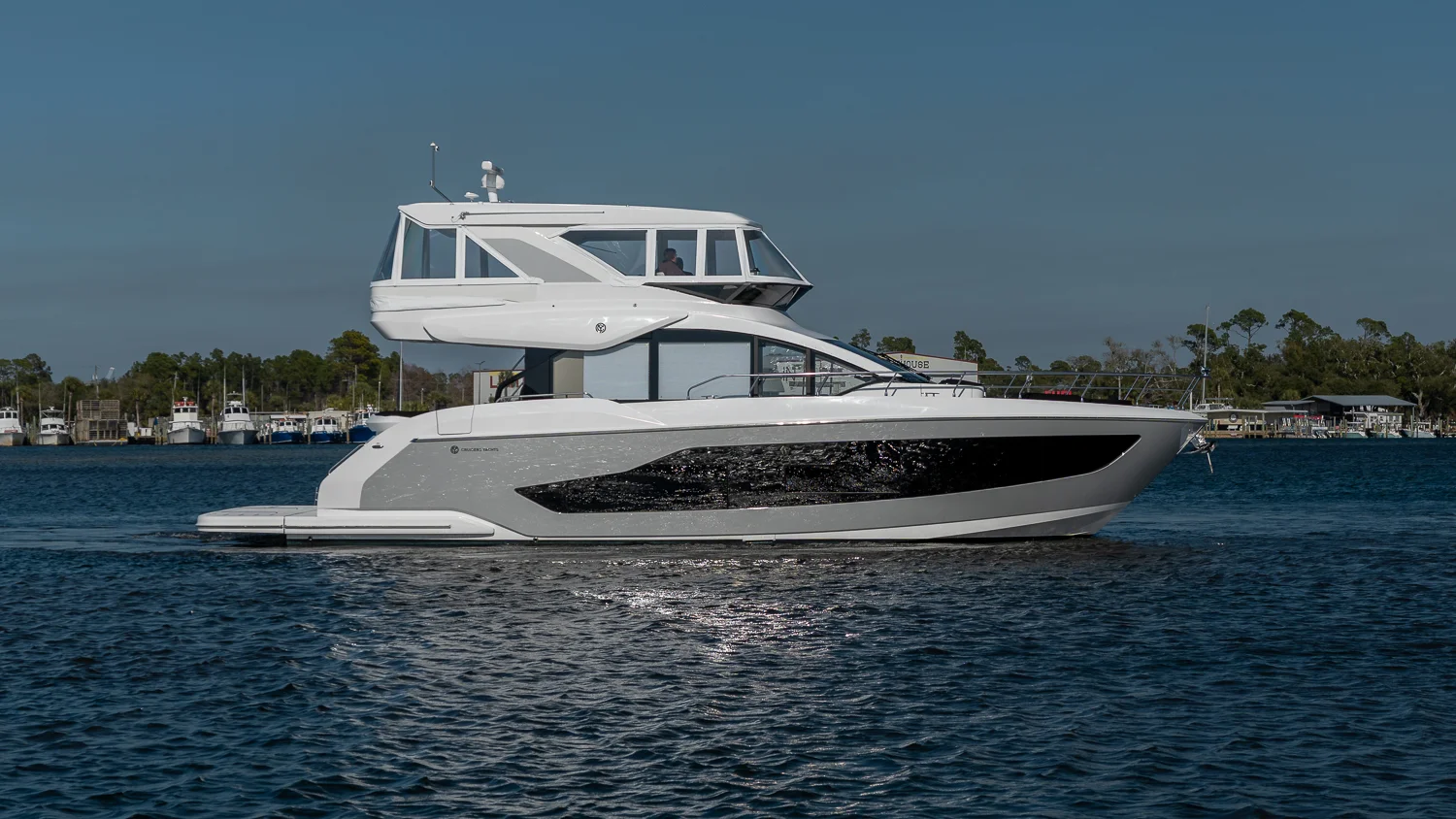 2026 Cruisers Yachts 57 FLY Image Thumbnail #5