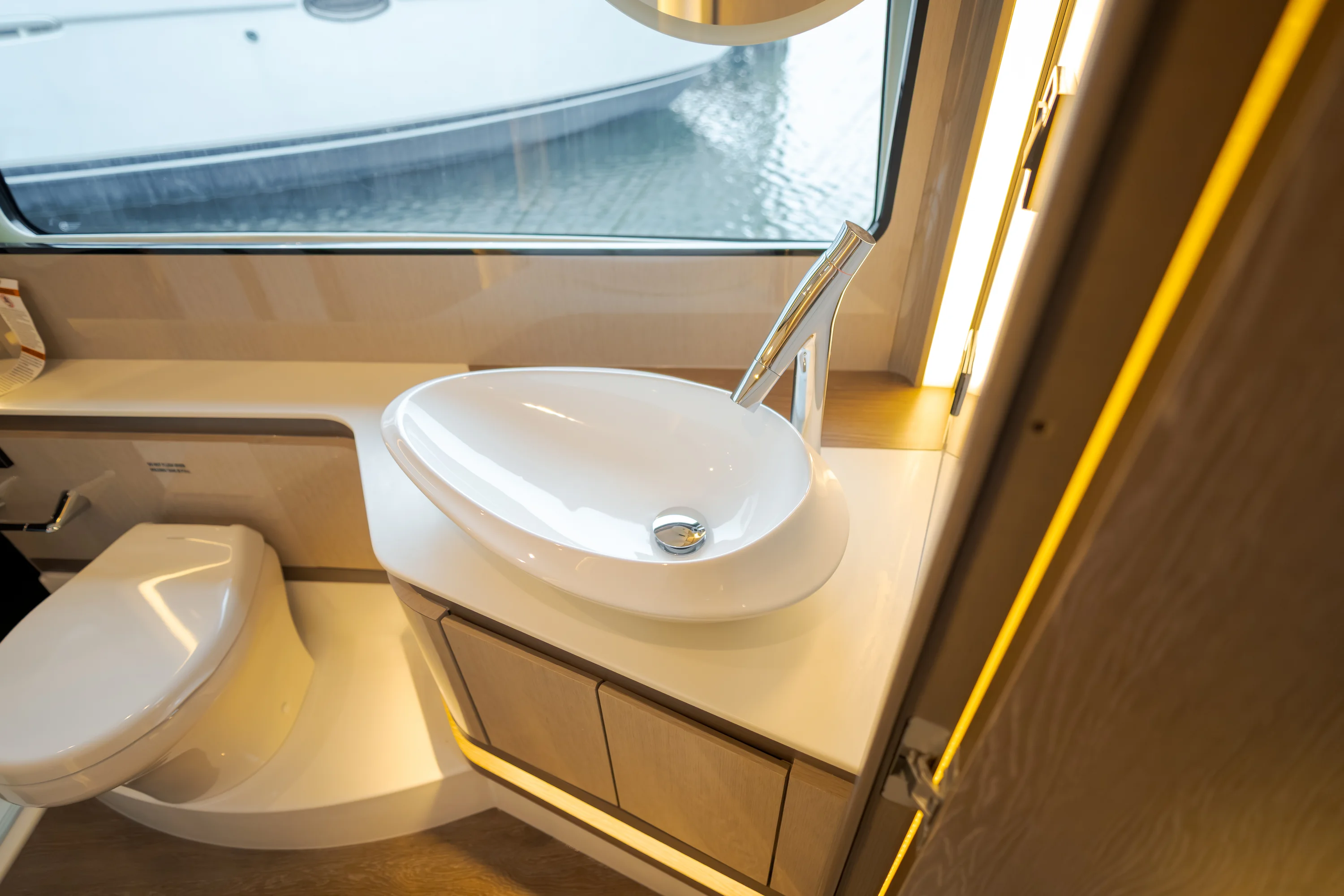 2026 Cruisers Yachts 57 FLY Image Thumbnail #91