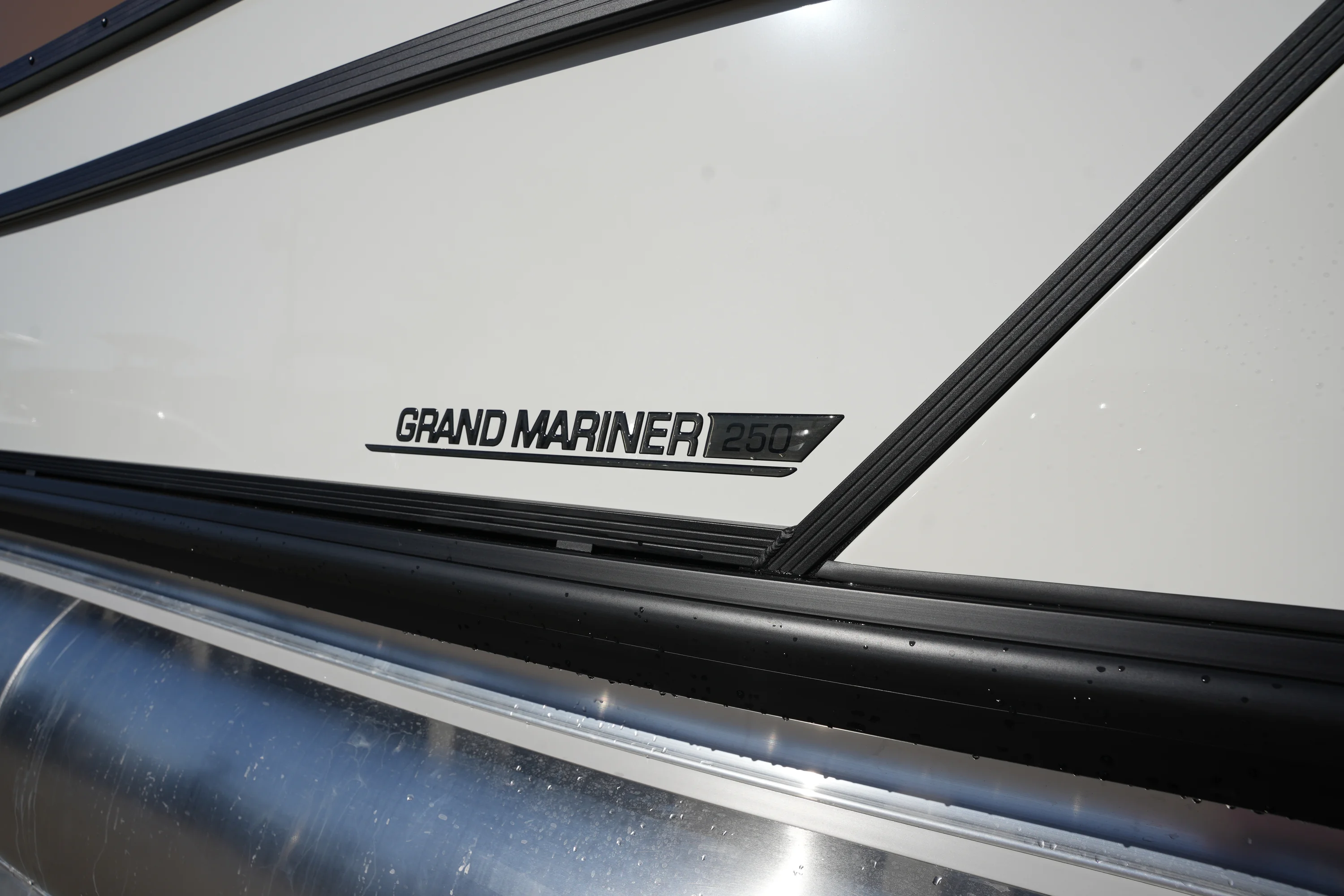 2026 Harris Grand Mariner 250 Image Thumbnail #3