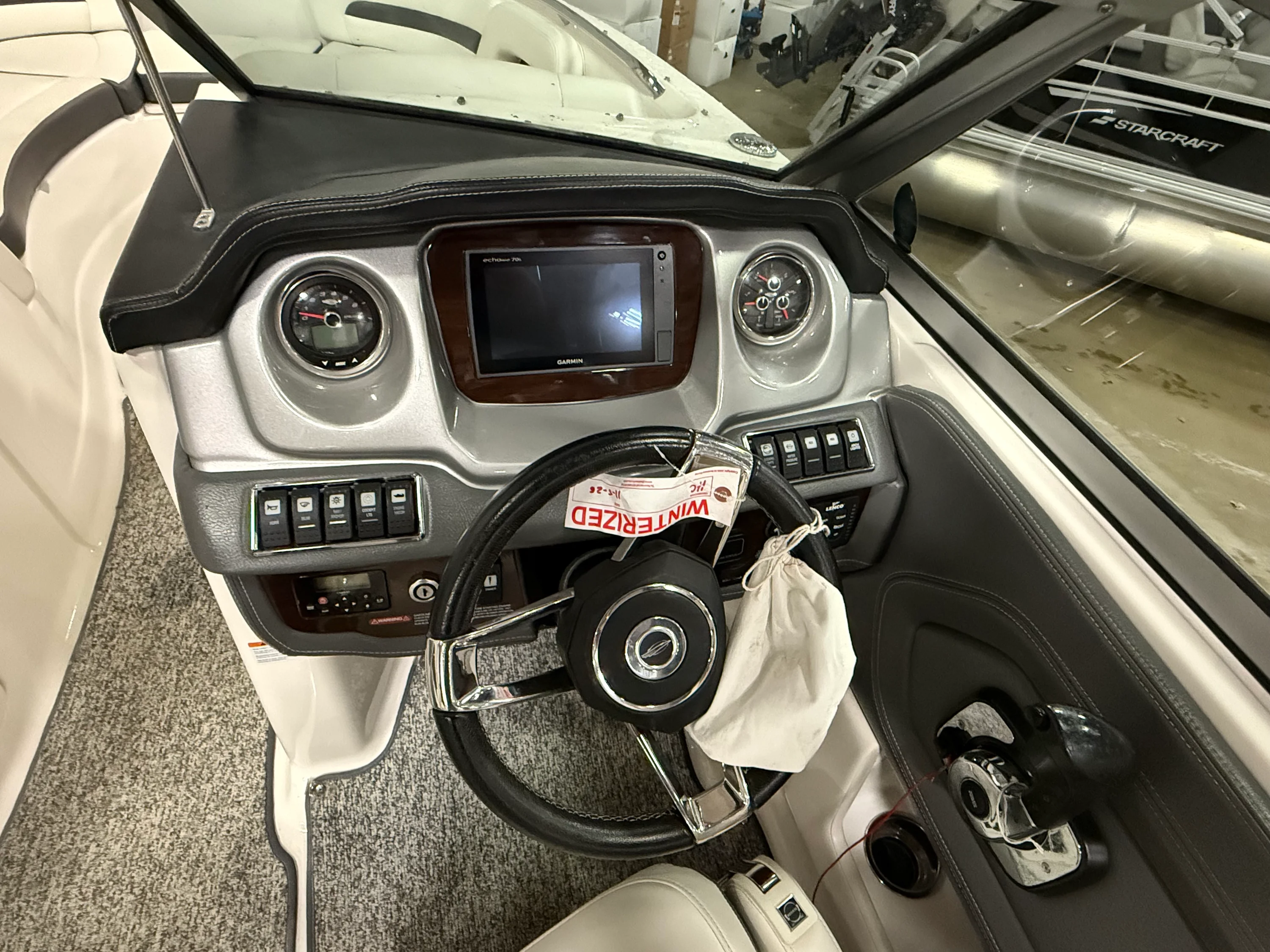 2015 Chaparral SUNESTA 264 Image Thumbnail #16