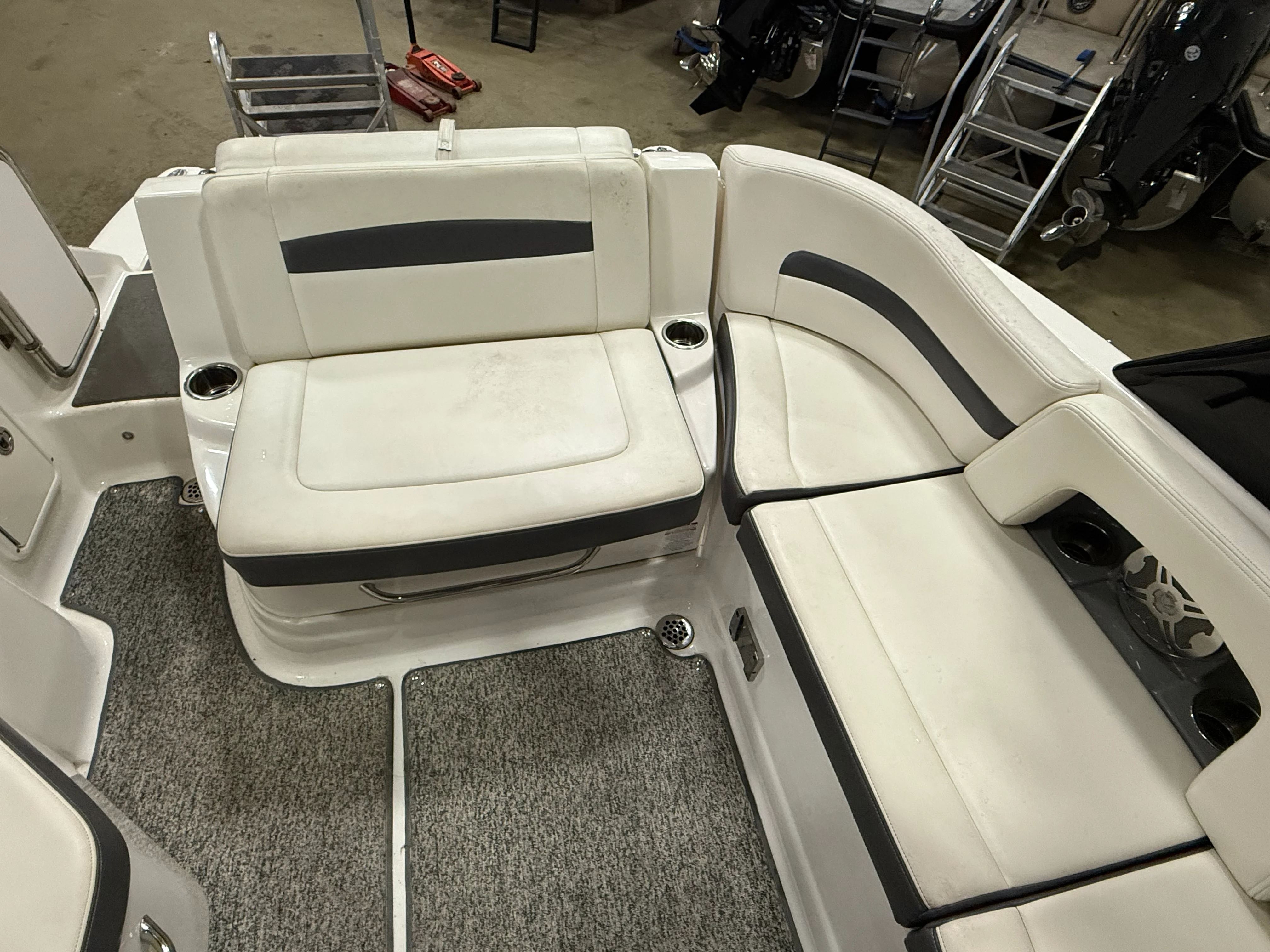 2015 Chaparral SUNESTA 264 Image Thumbnail #10