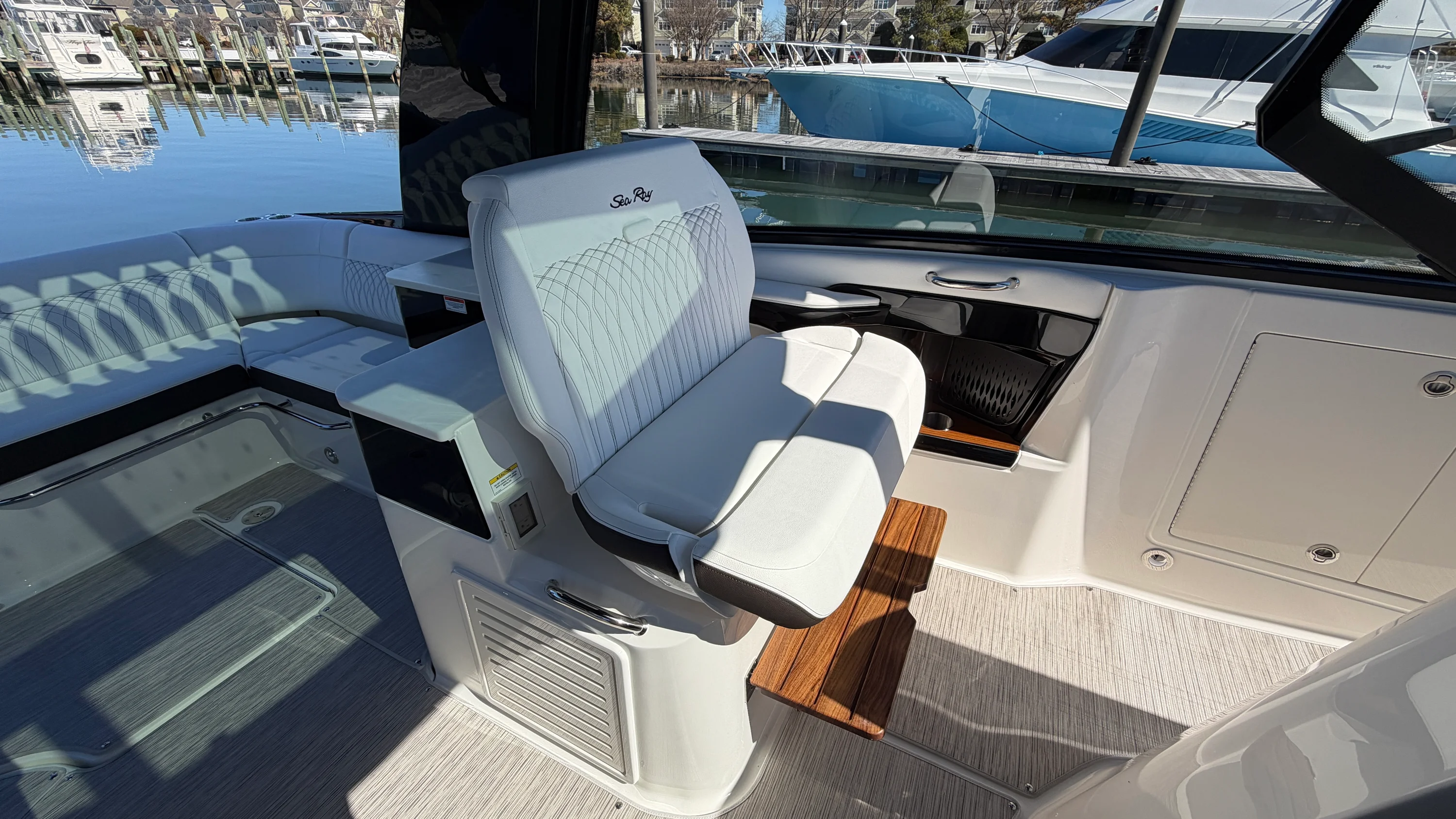 2026 Sea Ray Sundancer 370 Outboard Image Thumbnail #25