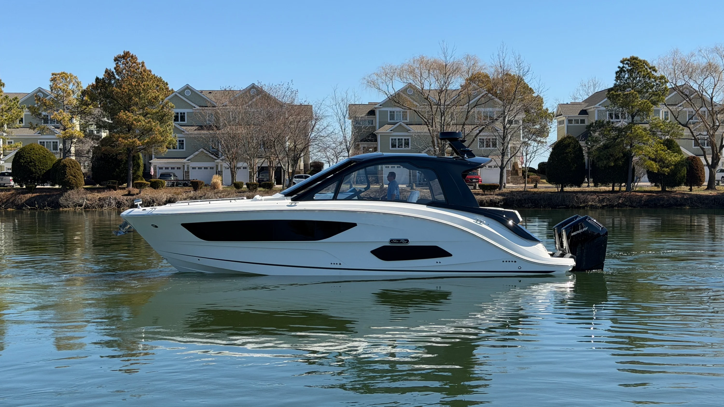 2026 Sea Ray Sundancer 370 Outboard Image Thumbnail #4