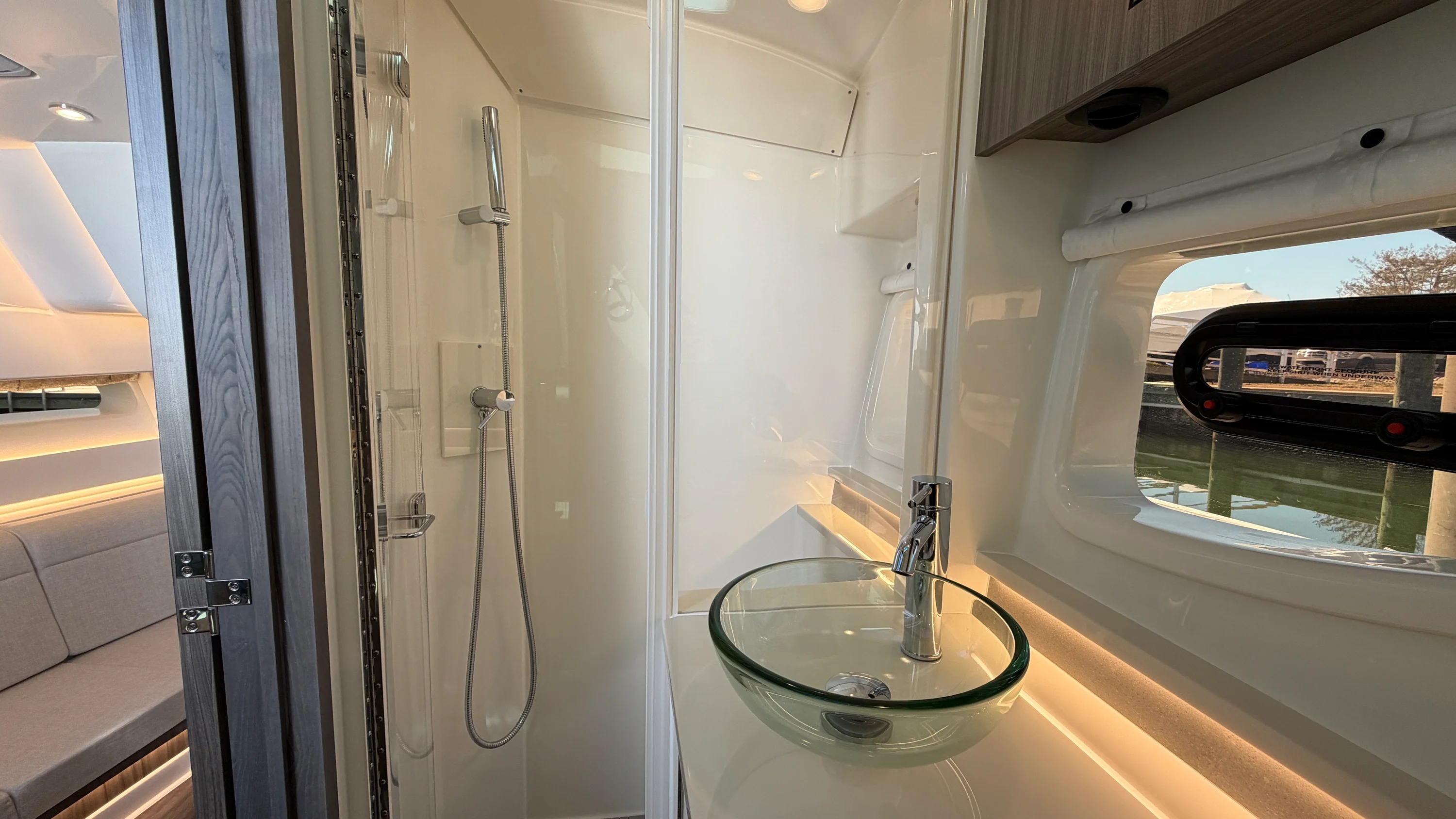 2026 Sea Ray Sundancer 370 Outboard Image Thumbnail #43