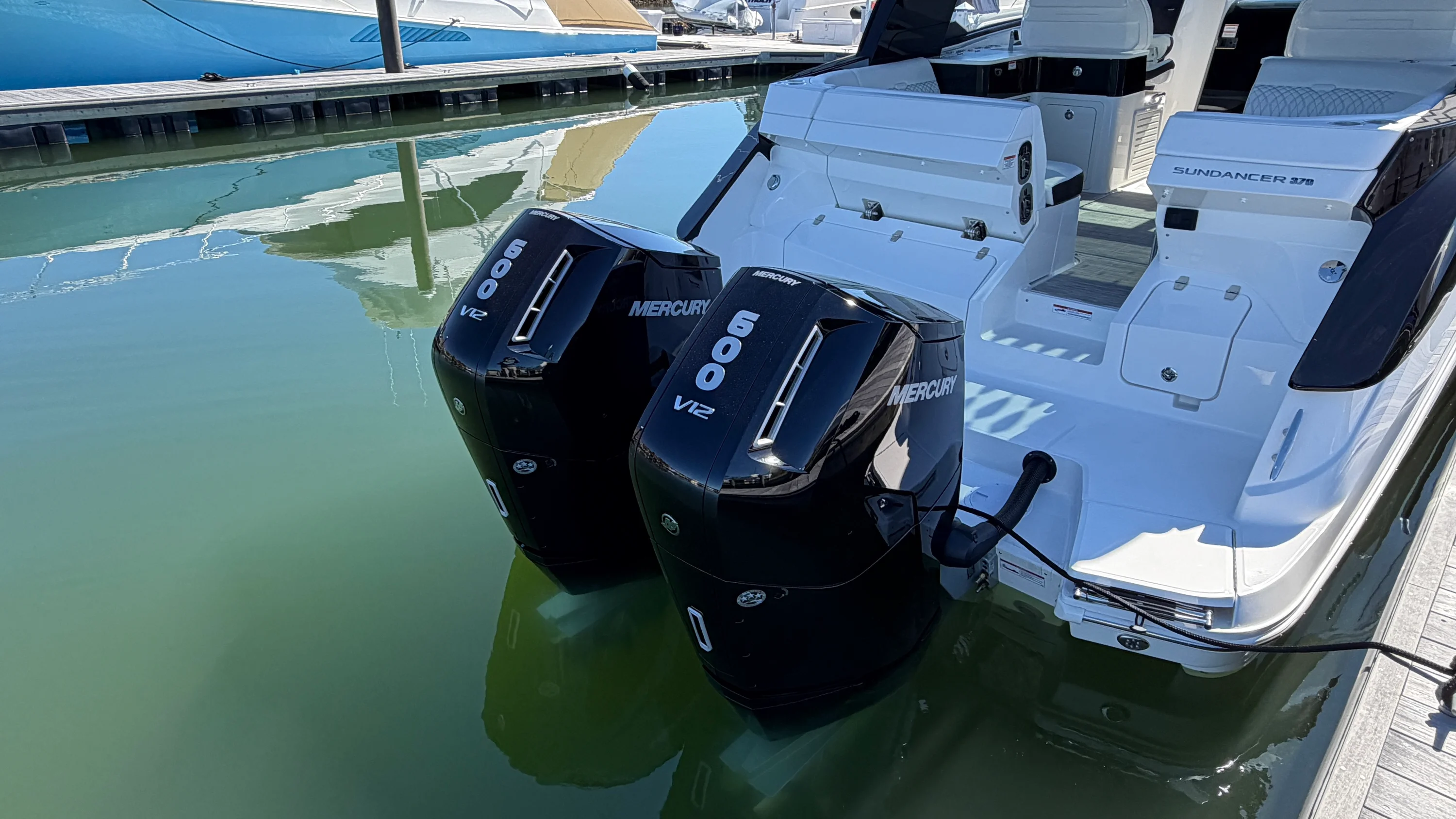 2026 Sea Ray Sundancer 370 Outboard Image Thumbnail #8
