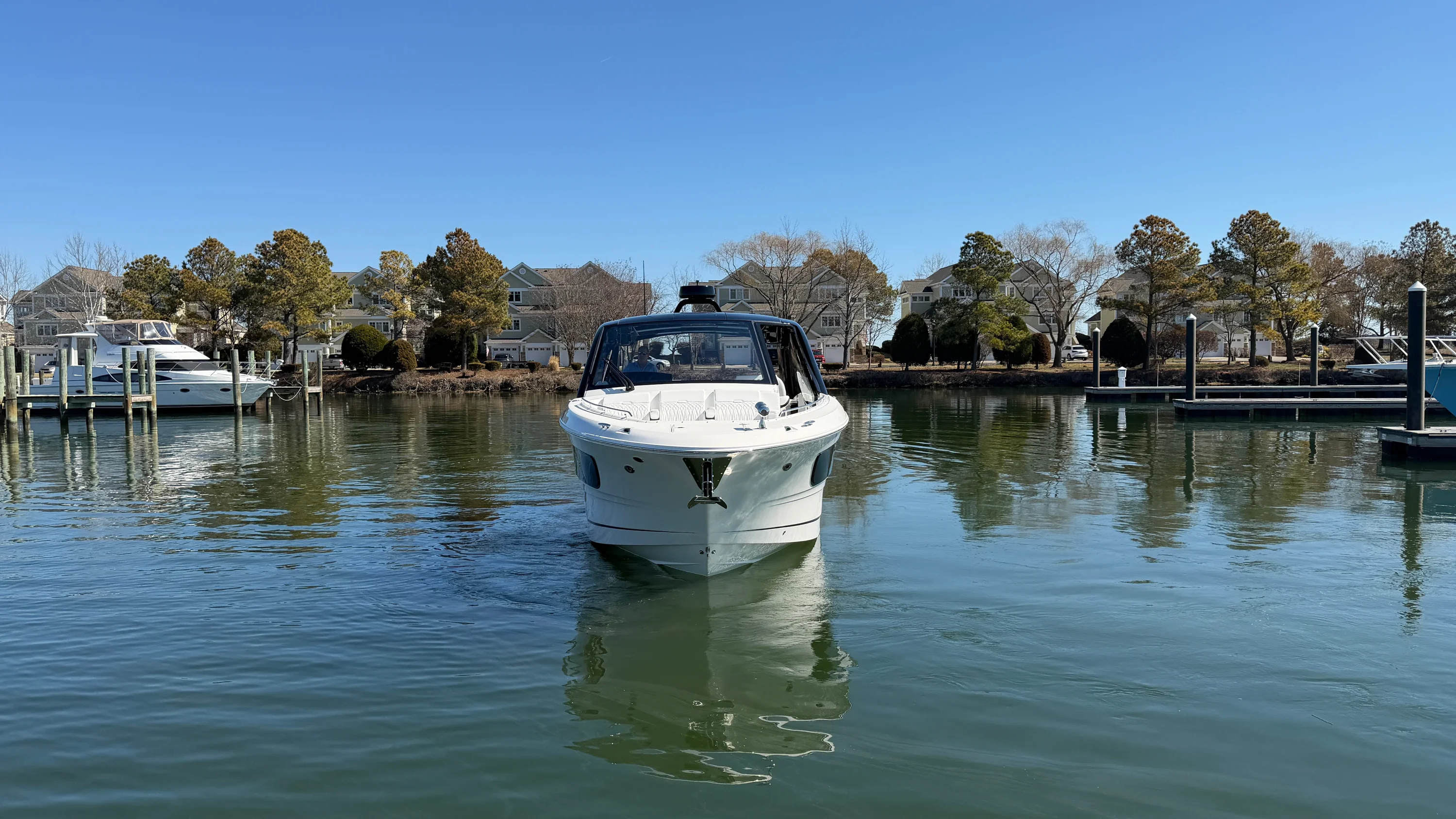 2026 Sea Ray Sundancer 370 Outboard Image Thumbnail #2