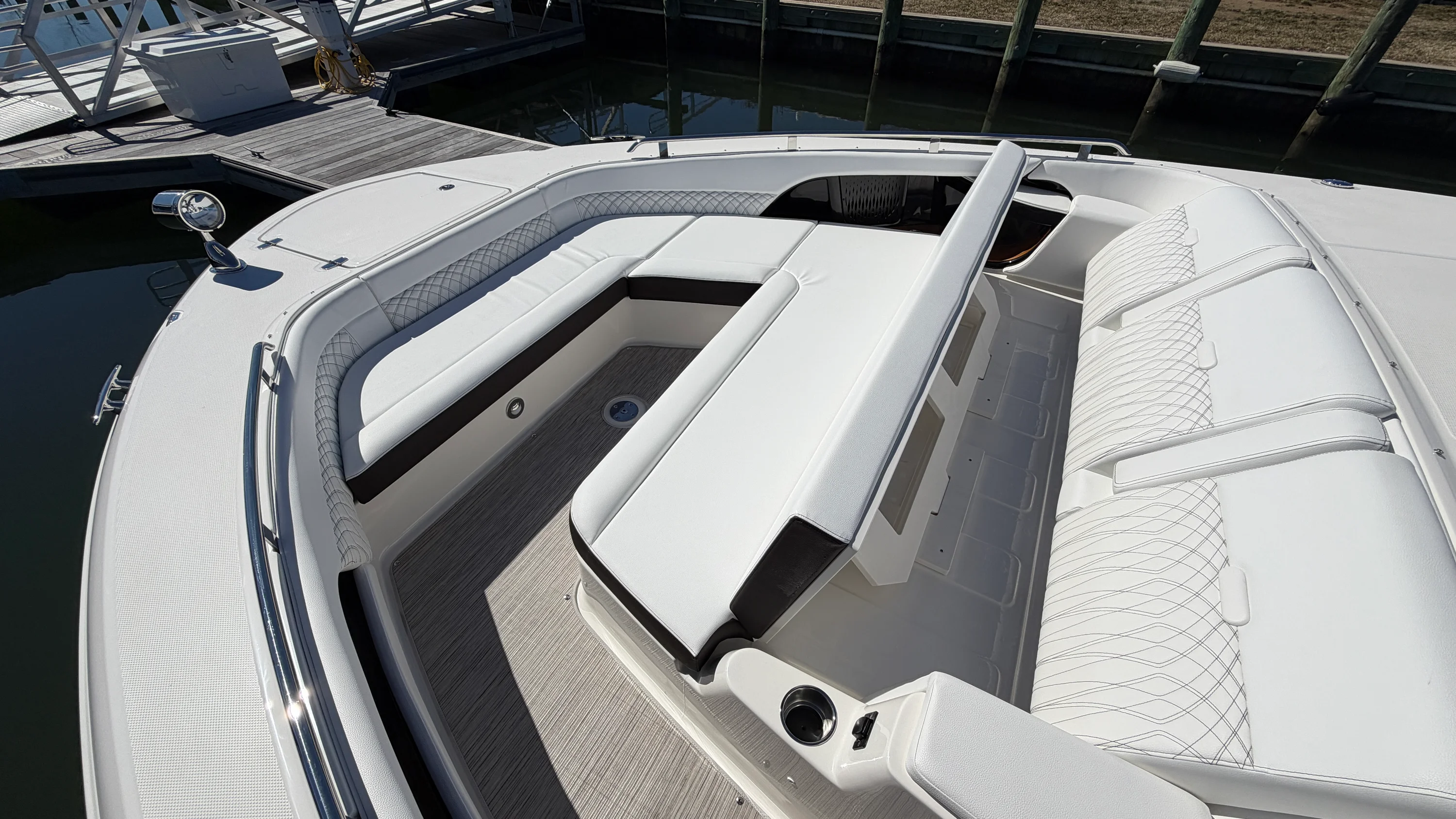 2026 Sea Ray Sundancer 370 Outboard Image Thumbnail #27