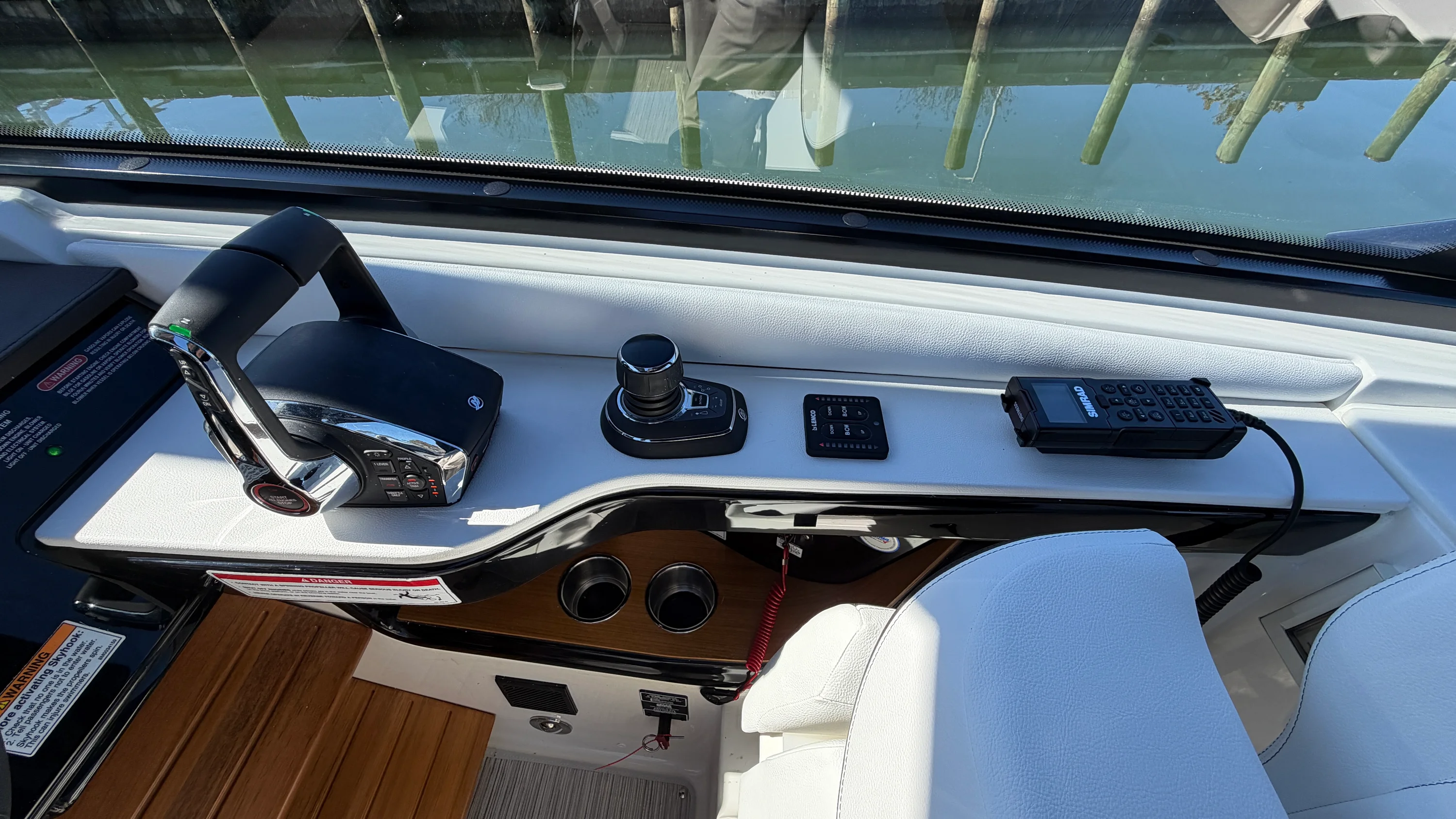 2026 Sea Ray Sundancer 370 Outboard Image Thumbnail #23