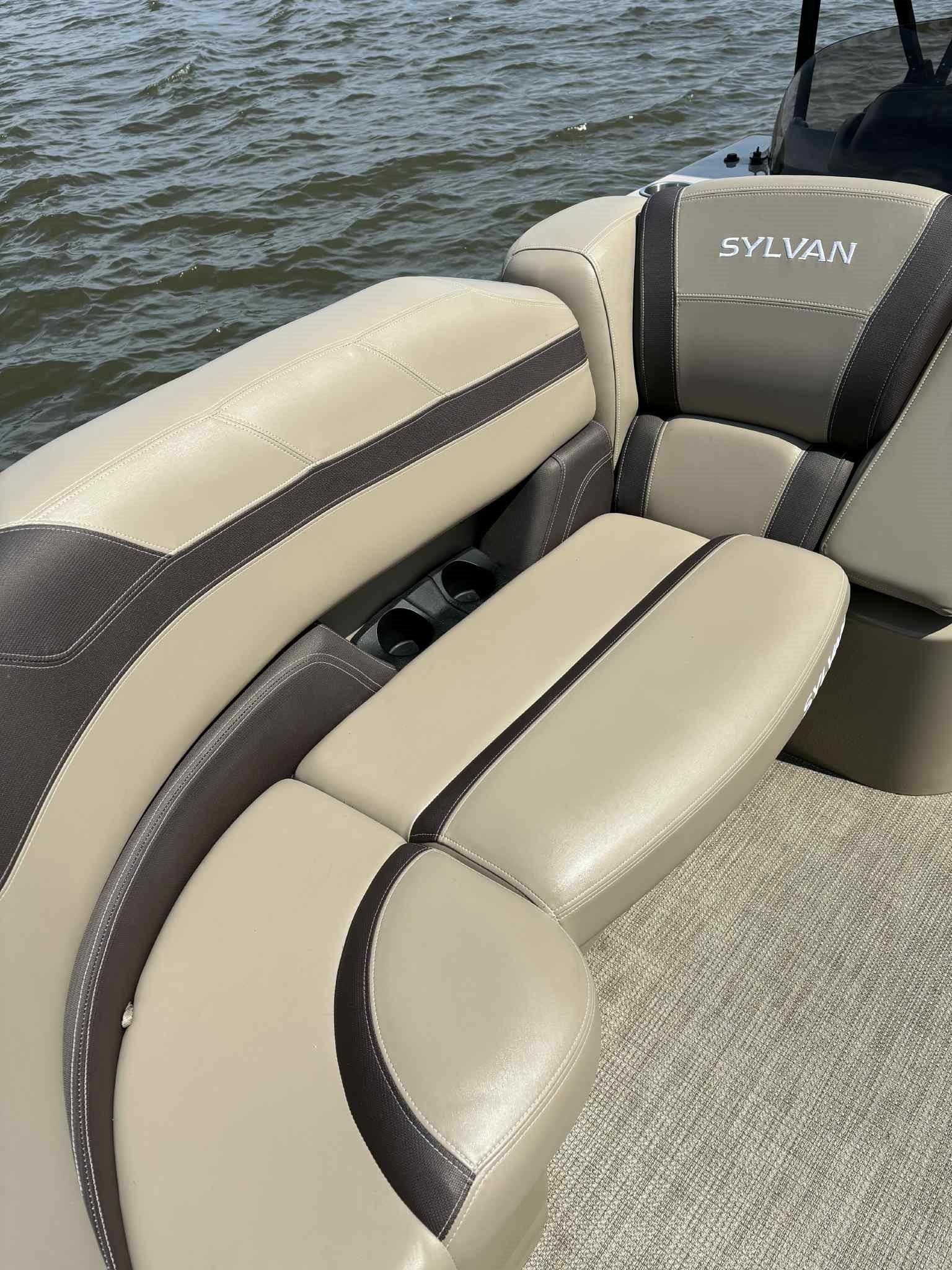 2022 Sylvan L1 DLZTT Image Thumbnail #7