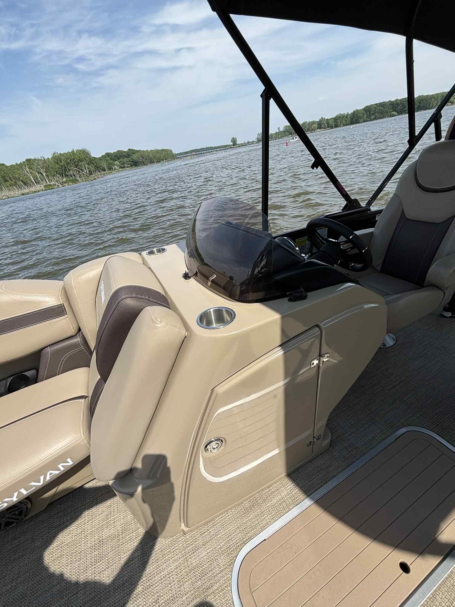 2022 Sylvan L1 DLZTT Image Thumbnail #8