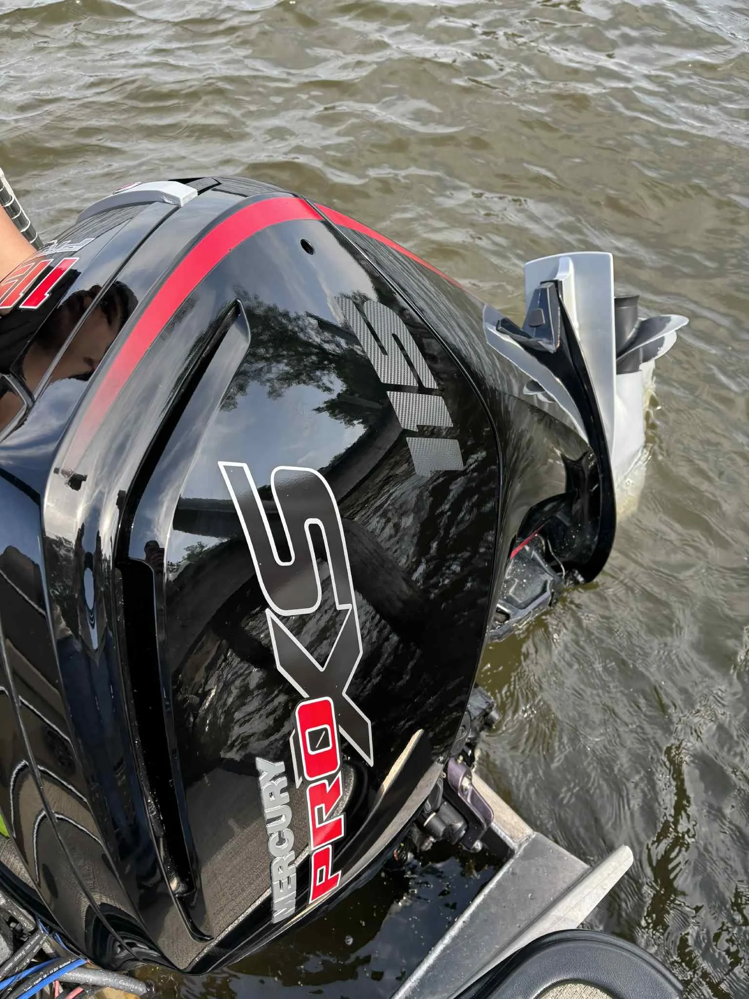 2022 Sylvan L1 DLZTT Image Thumbnail #5