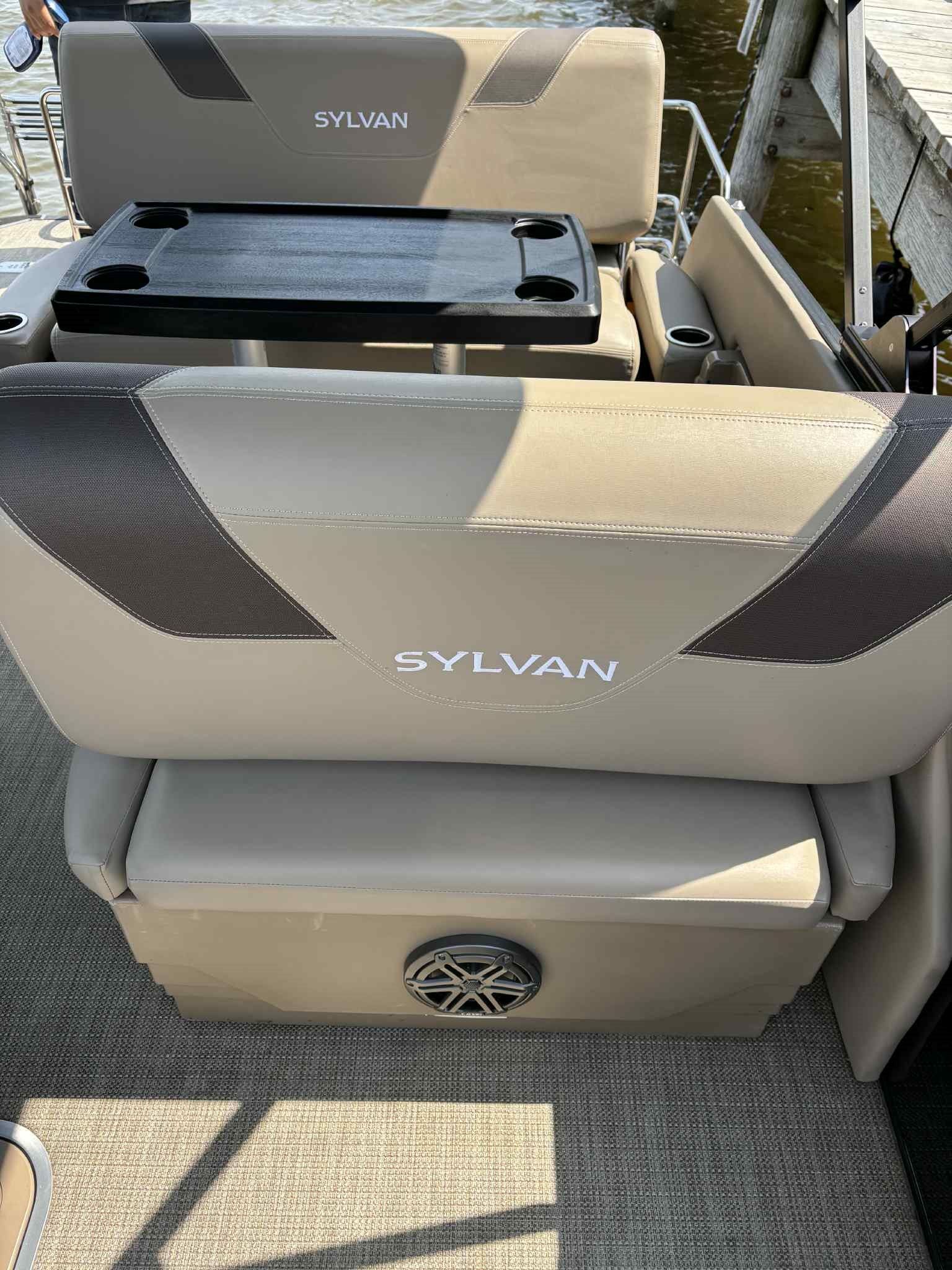 2022 Sylvan L1 DLZTT Image Thumbnail #10