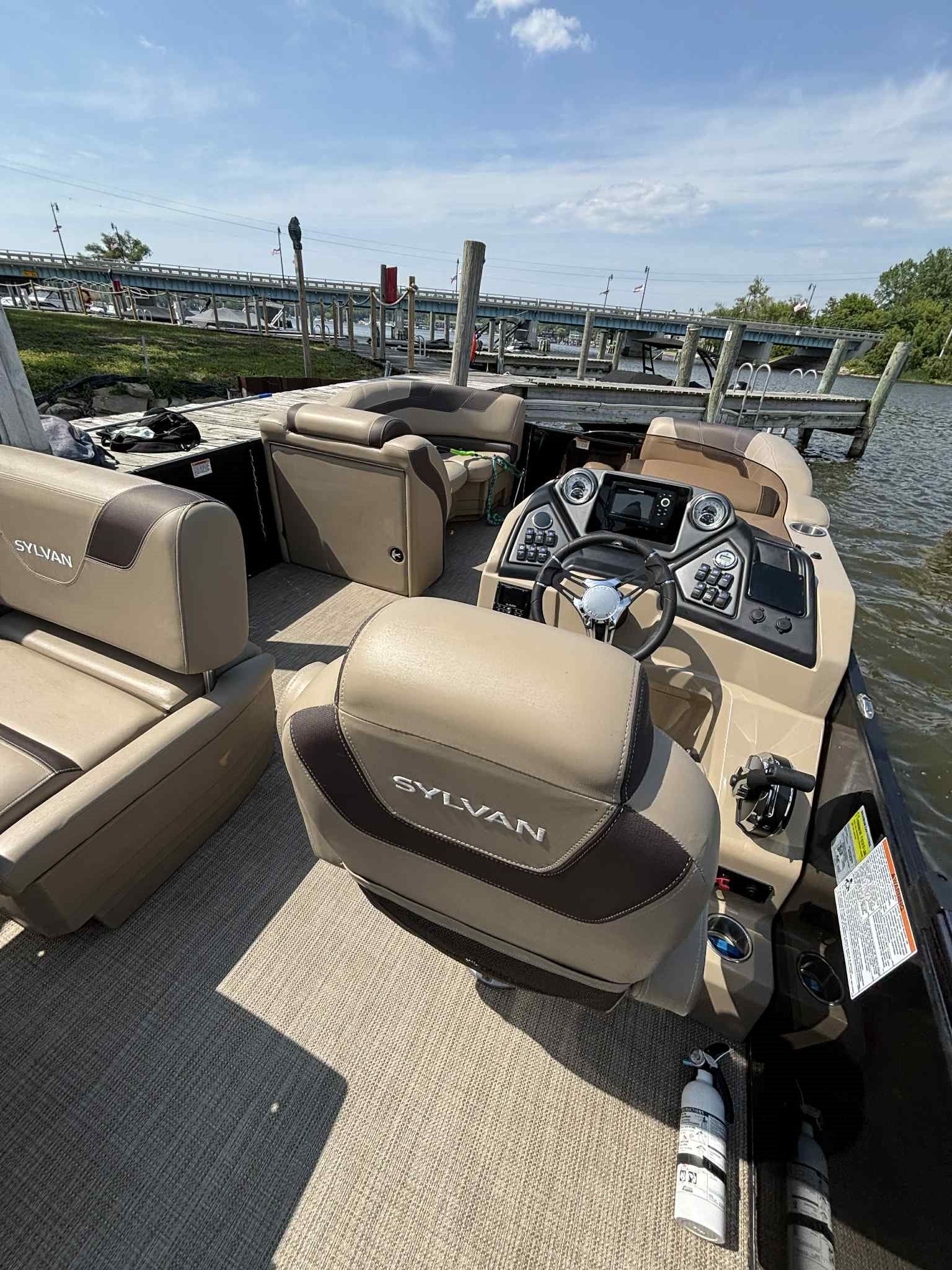 2022 Sylvan L1 DLZTT Image Thumbnail #1