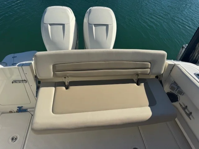 2016 Boston Whaler 320 VANTAGE Image Thumbnail #23