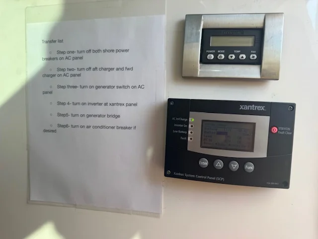 2016 Boston Whaler 320 VANTAGE Image Thumbnail #31