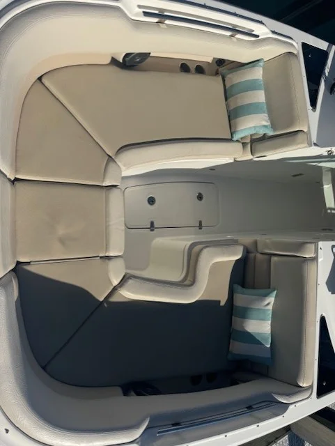 2016 Boston Whaler 320 VANTAGE Image Thumbnail #10