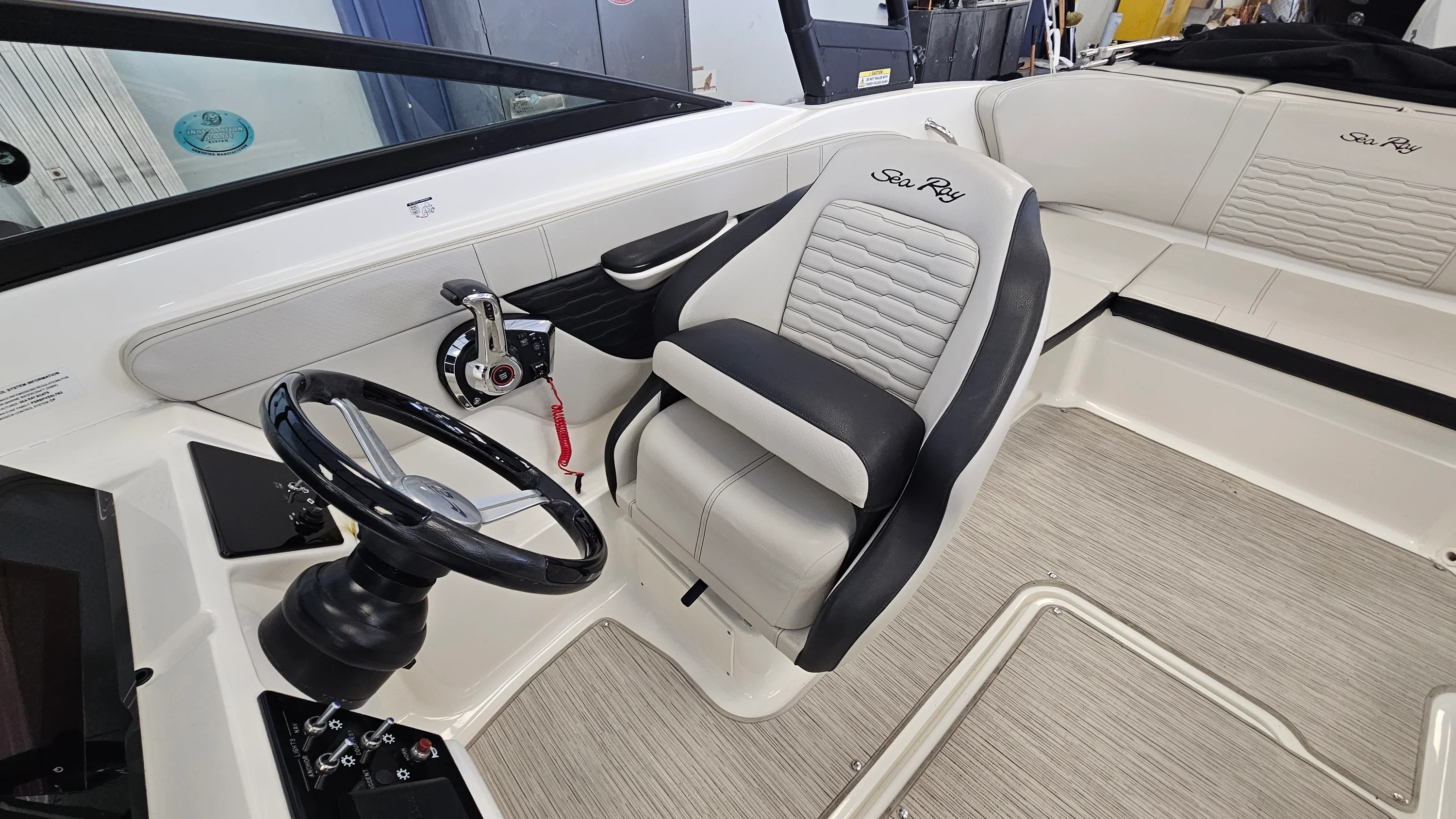 2023 Sea Ray SPX 210 Outboard Image Thumbnail #16