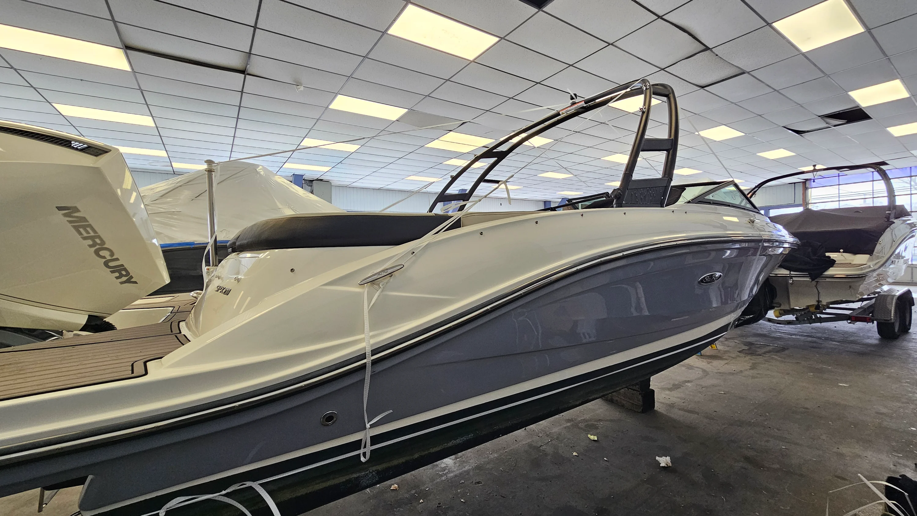 2023 Sea Ray SPX 210 Outboard Image Thumbnail #4