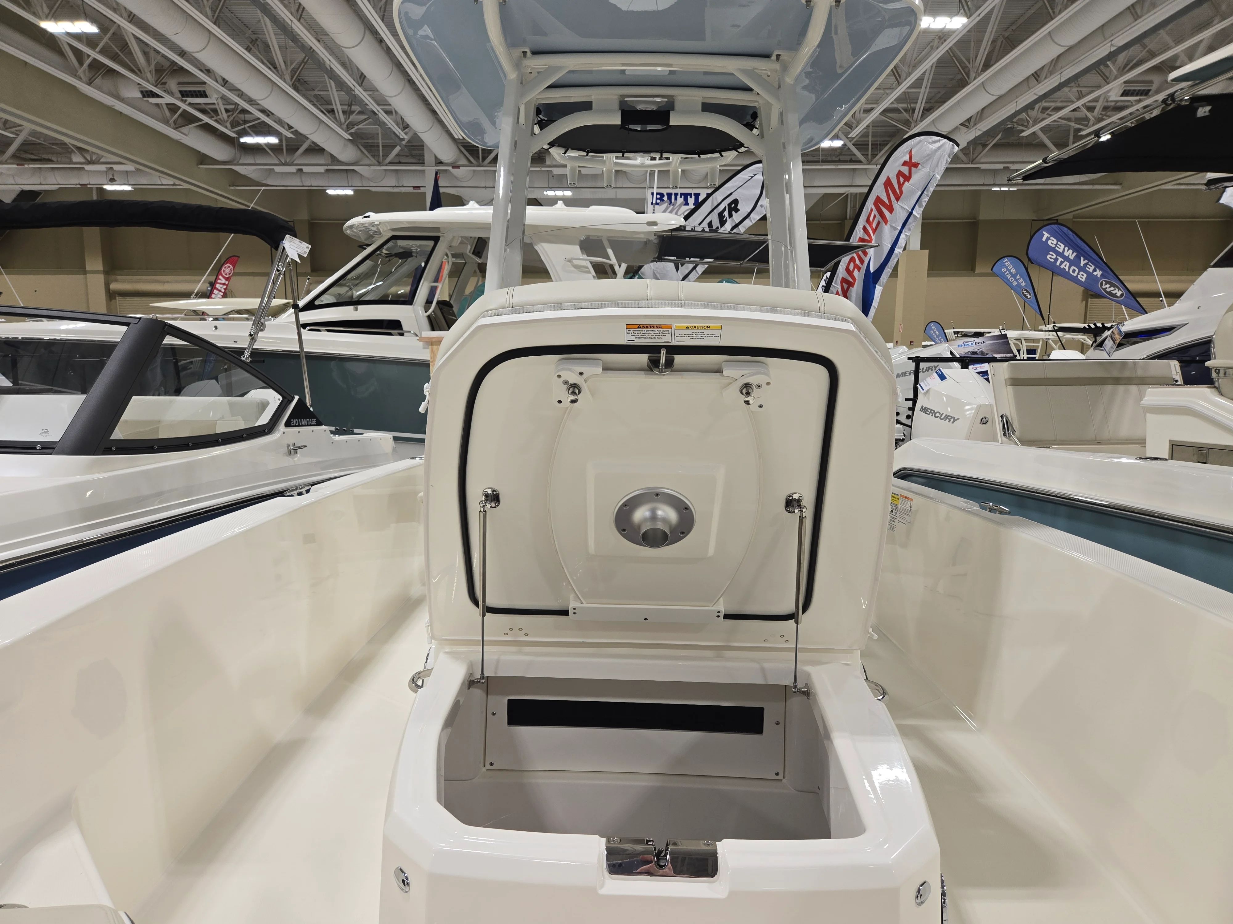 2026 Boston Whaler 250 Dauntless Image Thumbnail #14