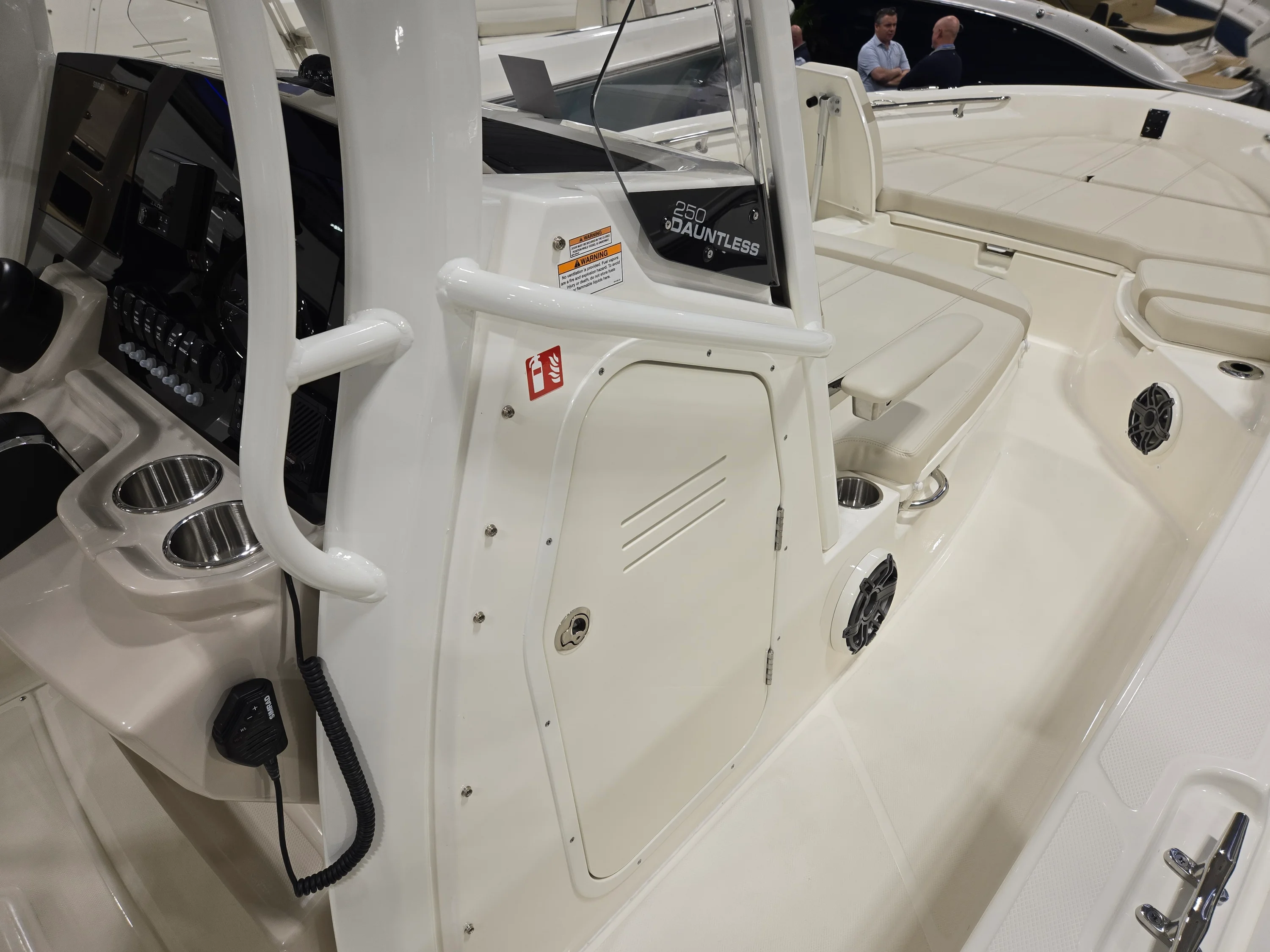 2026 Boston Whaler 250 Dauntless Image Thumbnail #11