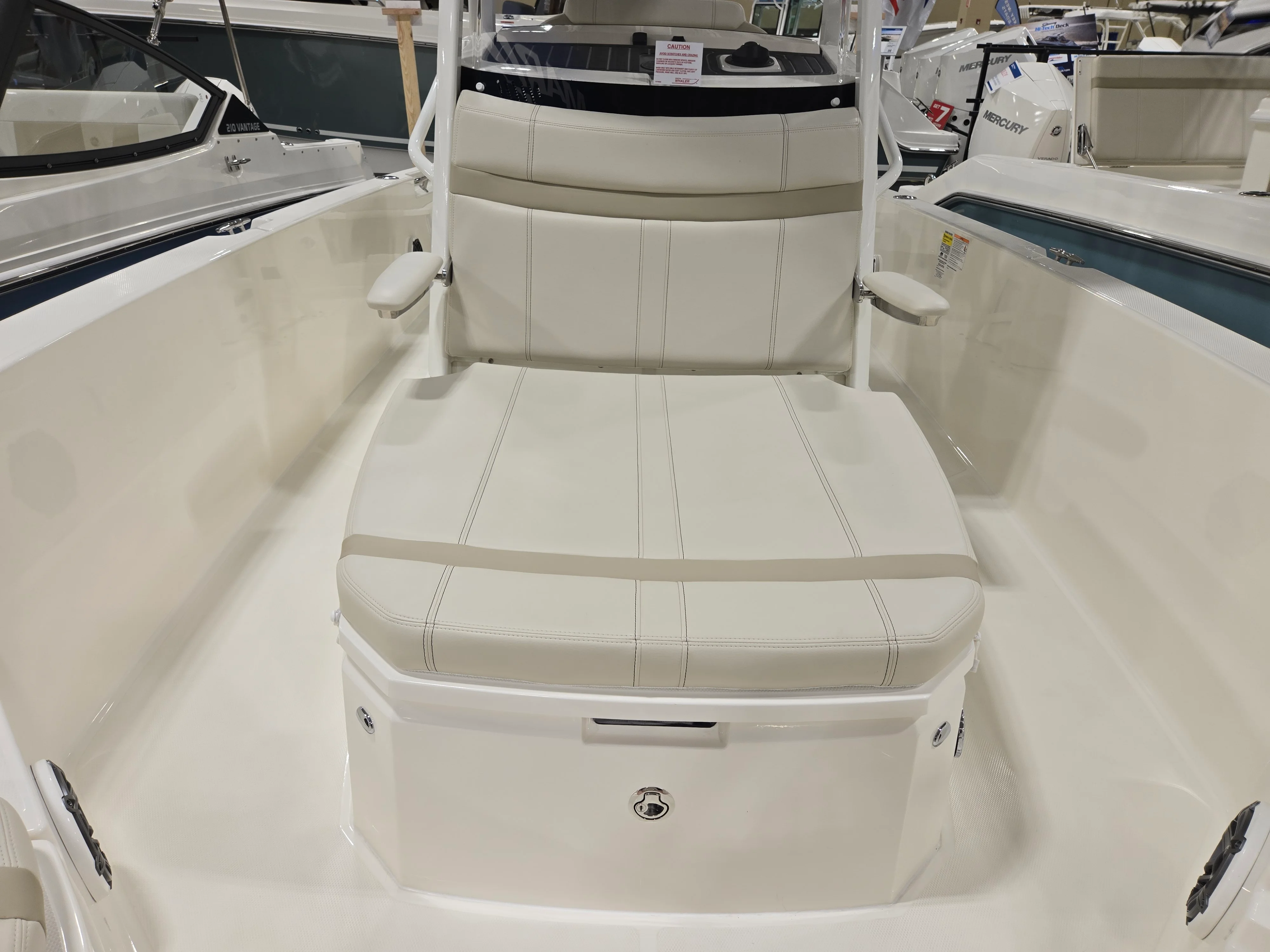 2026 Boston Whaler 250 Dauntless Image Thumbnail #13