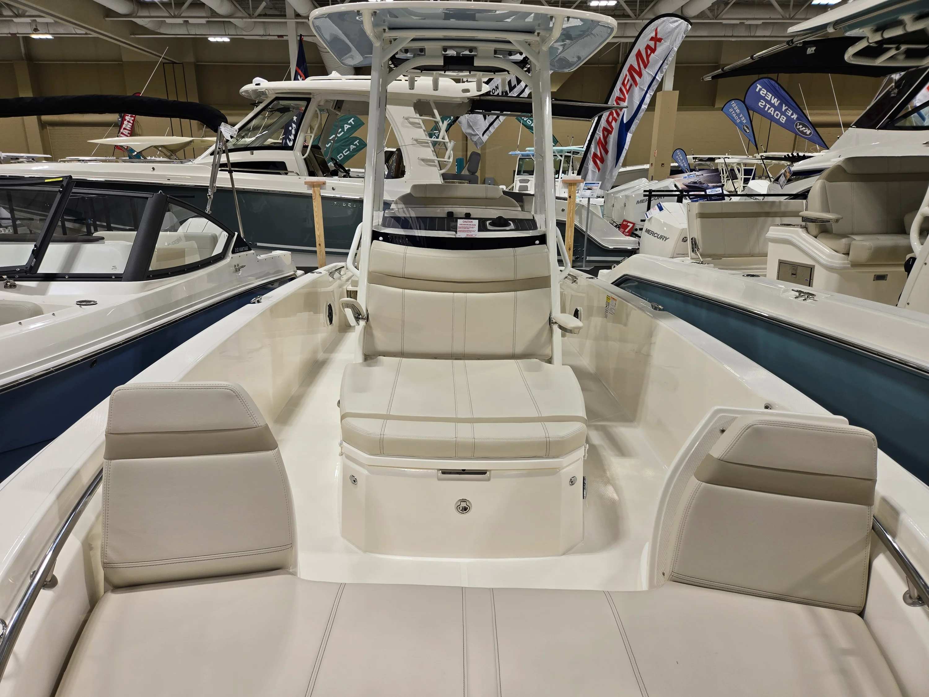 2026 Boston Whaler 250 Dauntless Image Thumbnail #17