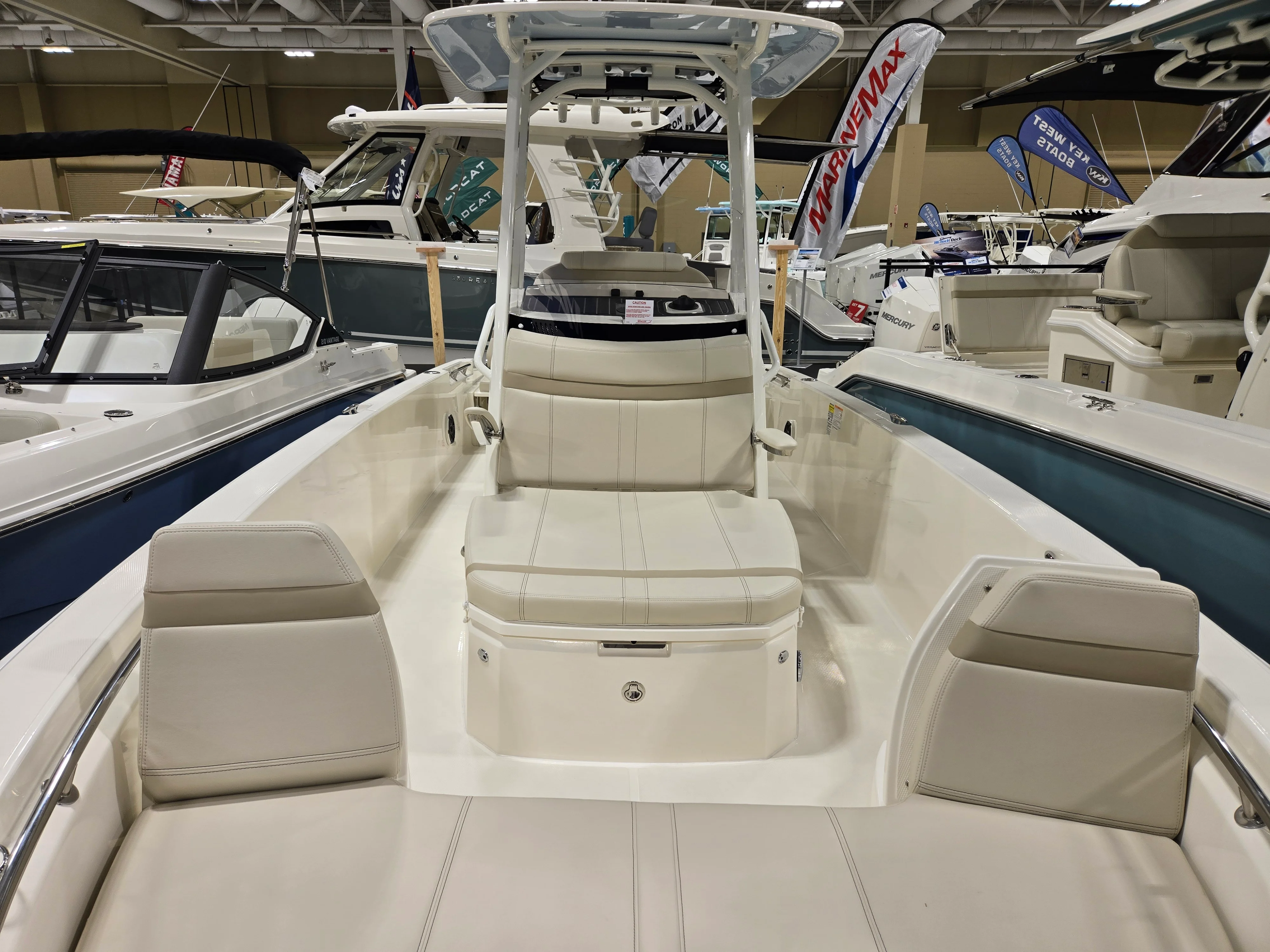 2026 Boston Whaler 250 Dauntless Image Thumbnail #17