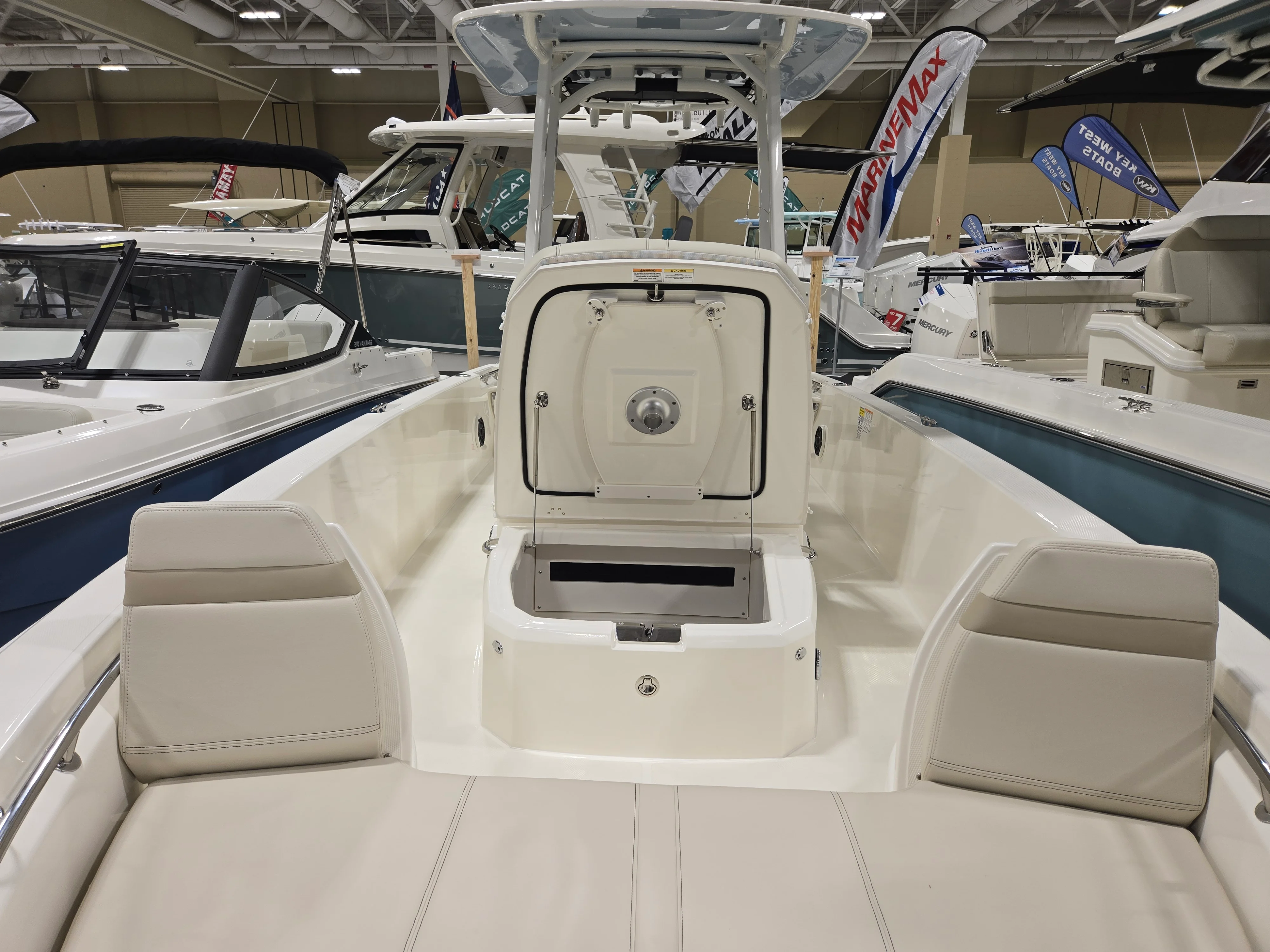 2026 Boston Whaler 250 Dauntless Image Thumbnail #19