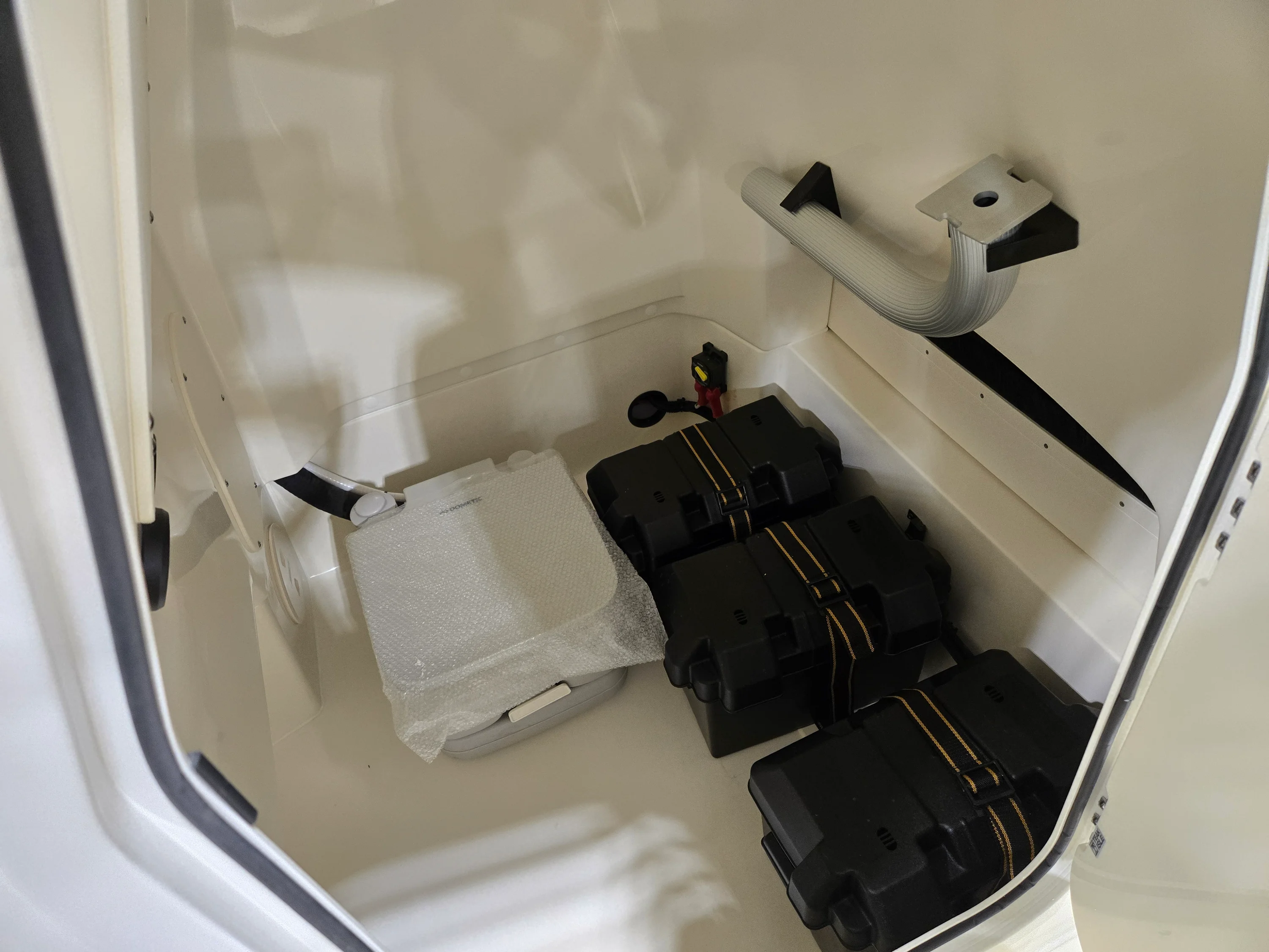 2026 Boston Whaler 250 Dauntless Image Thumbnail #12