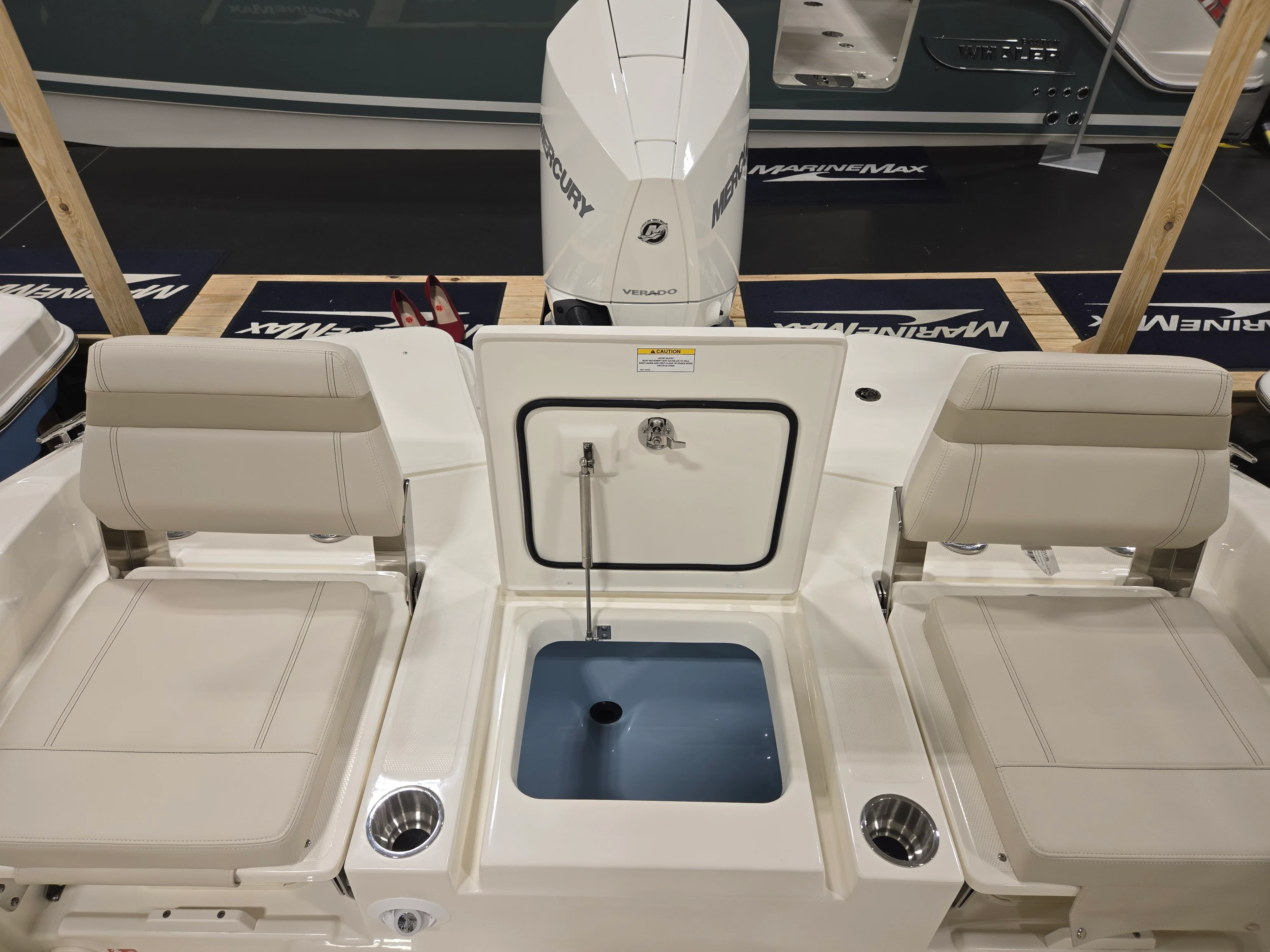 2026 Boston Whaler 250 Dauntless Image Thumbnail #5