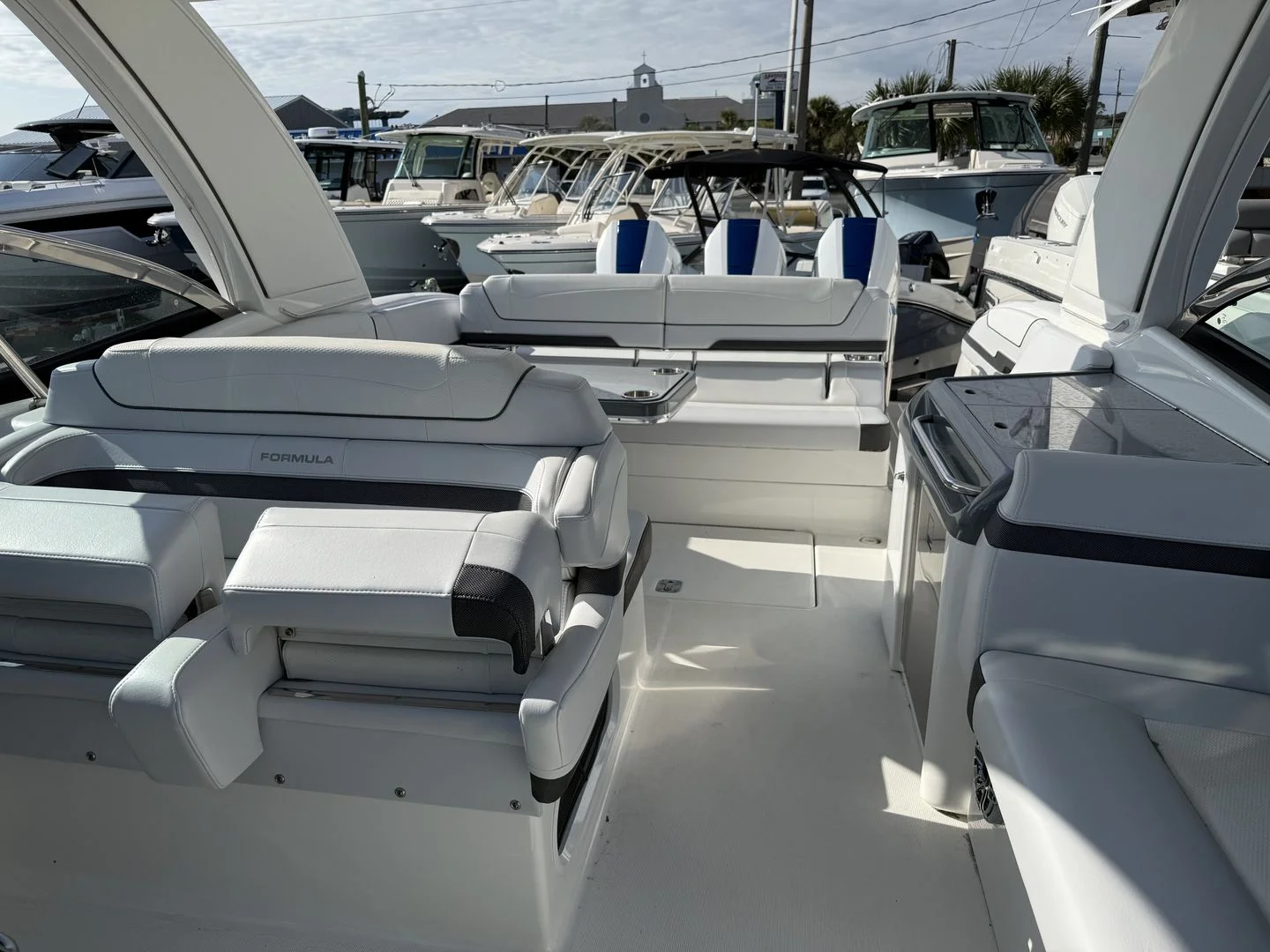 2024 Formula 350 CROSSOVER BOWRIDER Image Thumbnail #22