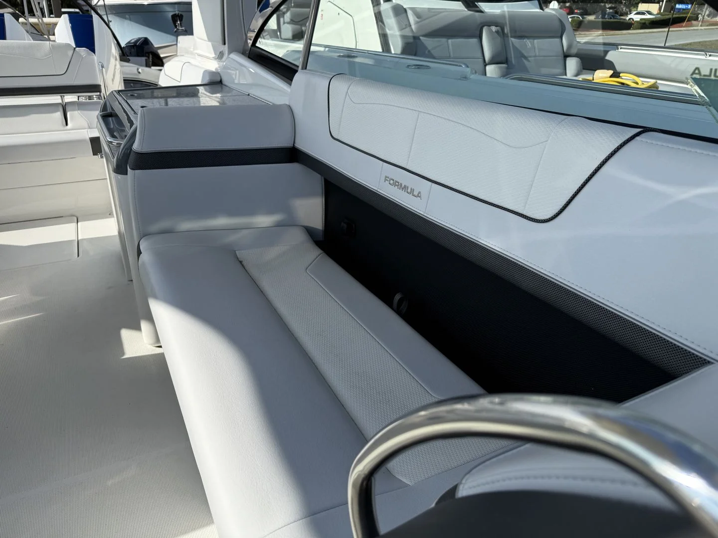 2024 Formula 350 CROSSOVER BOWRIDER Image Thumbnail #26