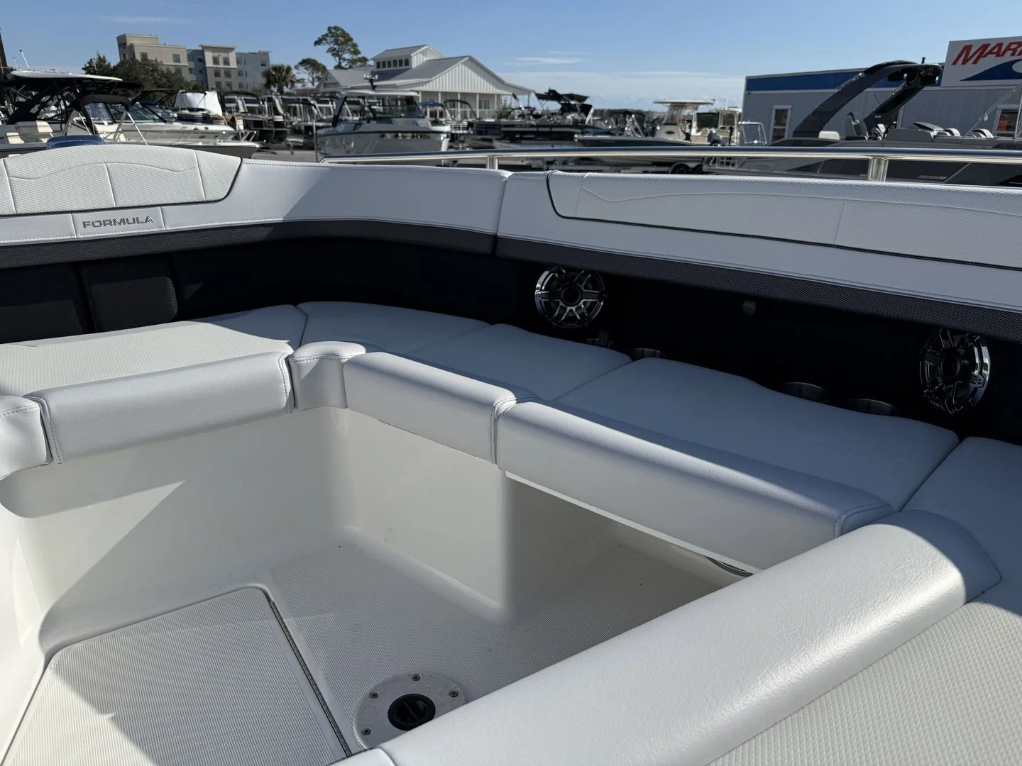 2024 Formula 350 CROSSOVER BOWRIDER Image Thumbnail #42