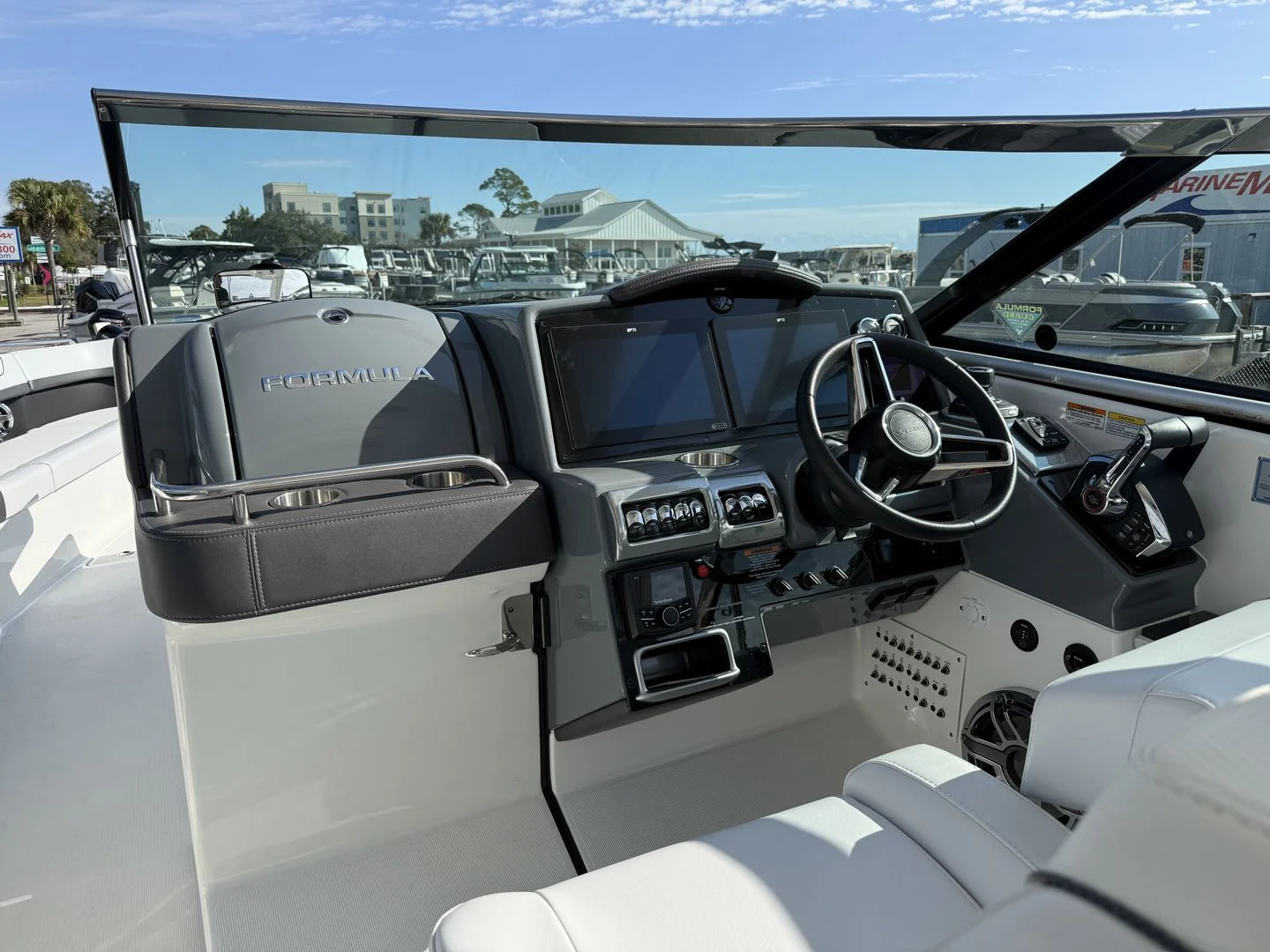 2024 Formula 350 CROSSOVER BOWRIDER Image Thumbnail #39