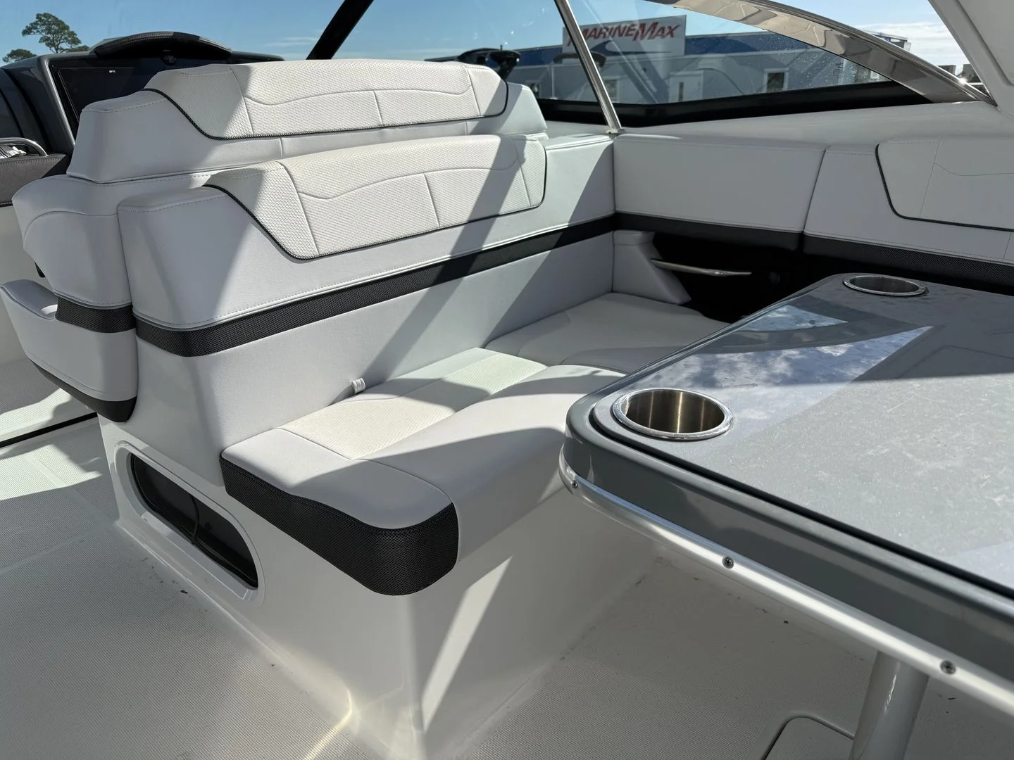 2024 Formula 350 CROSSOVER BOWRIDER Image Thumbnail #19