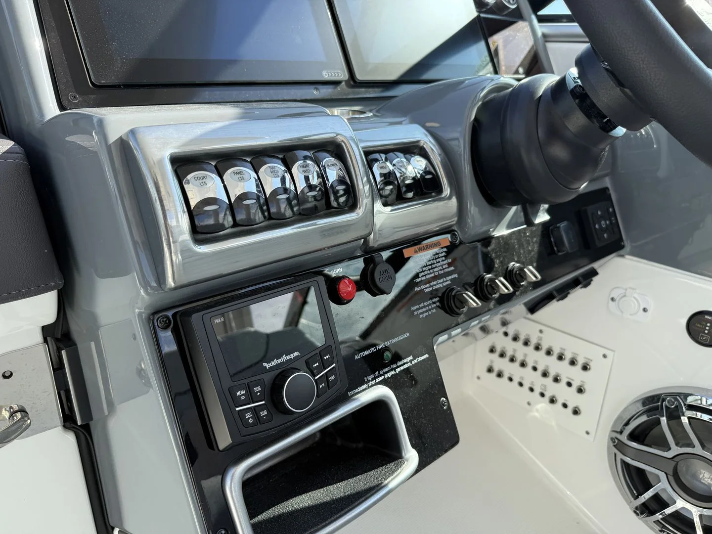 2024 Formula 350 CROSSOVER BOWRIDER Image Thumbnail #33