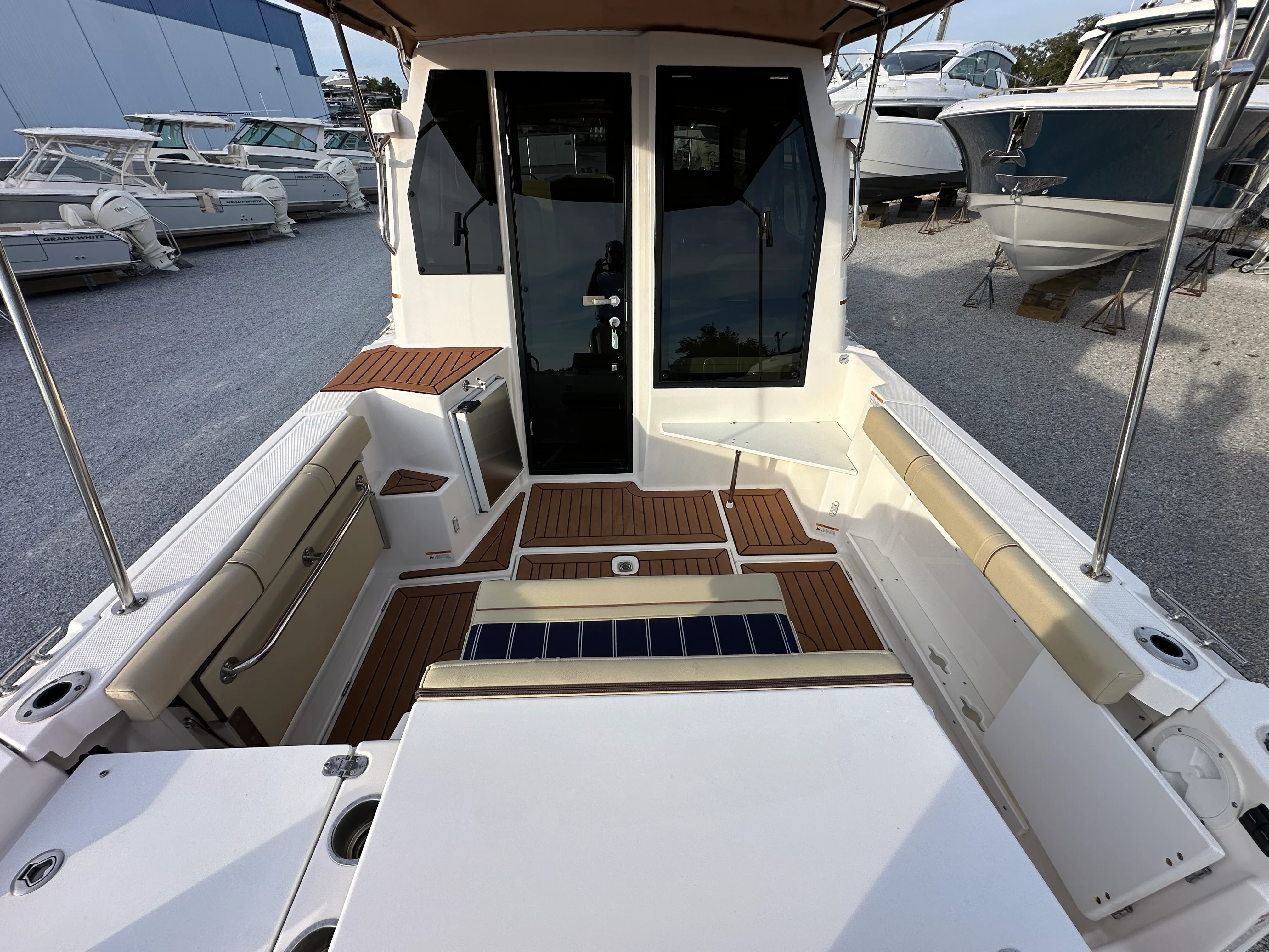 2024 Ranger R27 Image Thumbnail #8