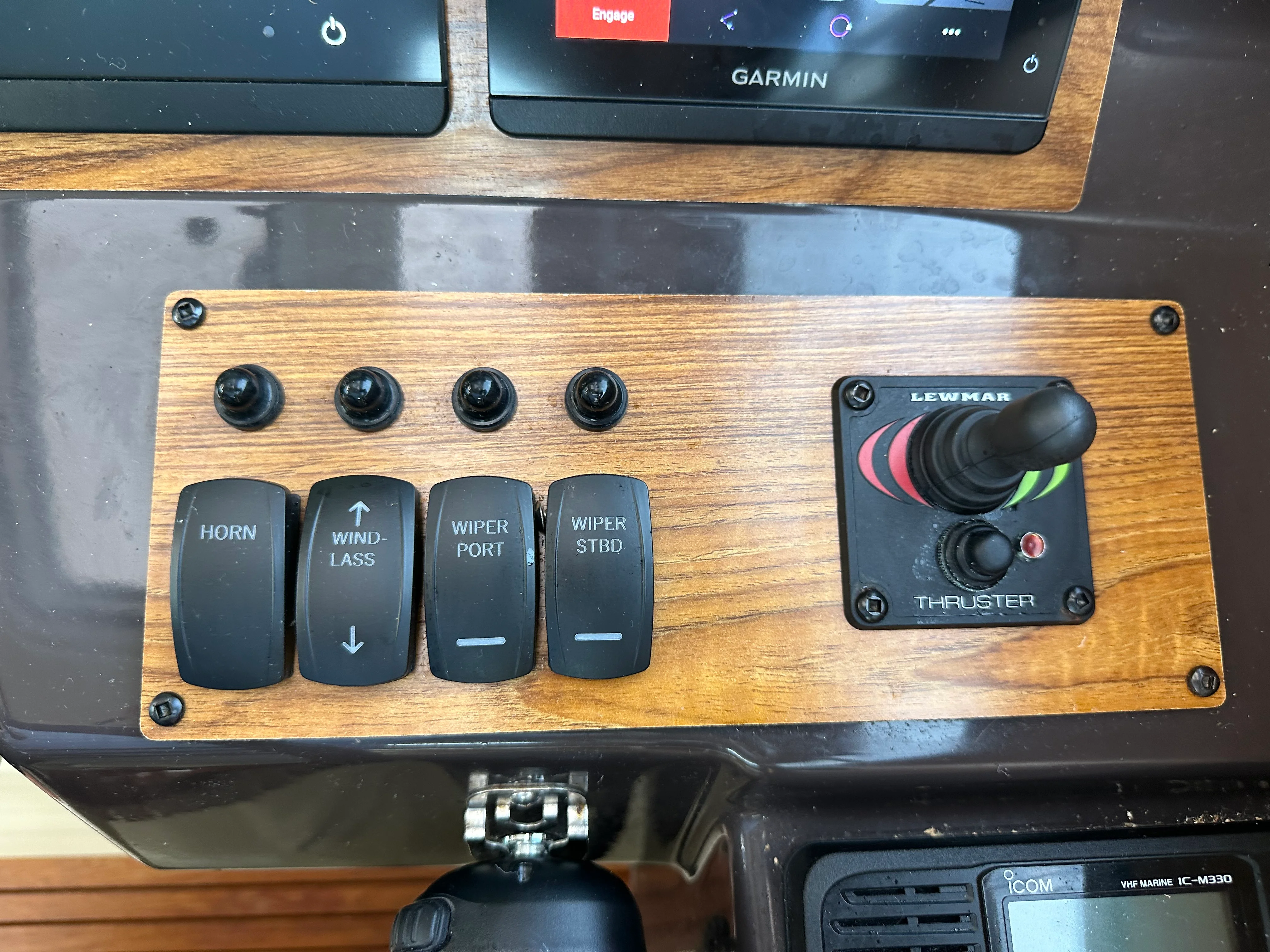 2024 Ranger R27 Image Thumbnail #14