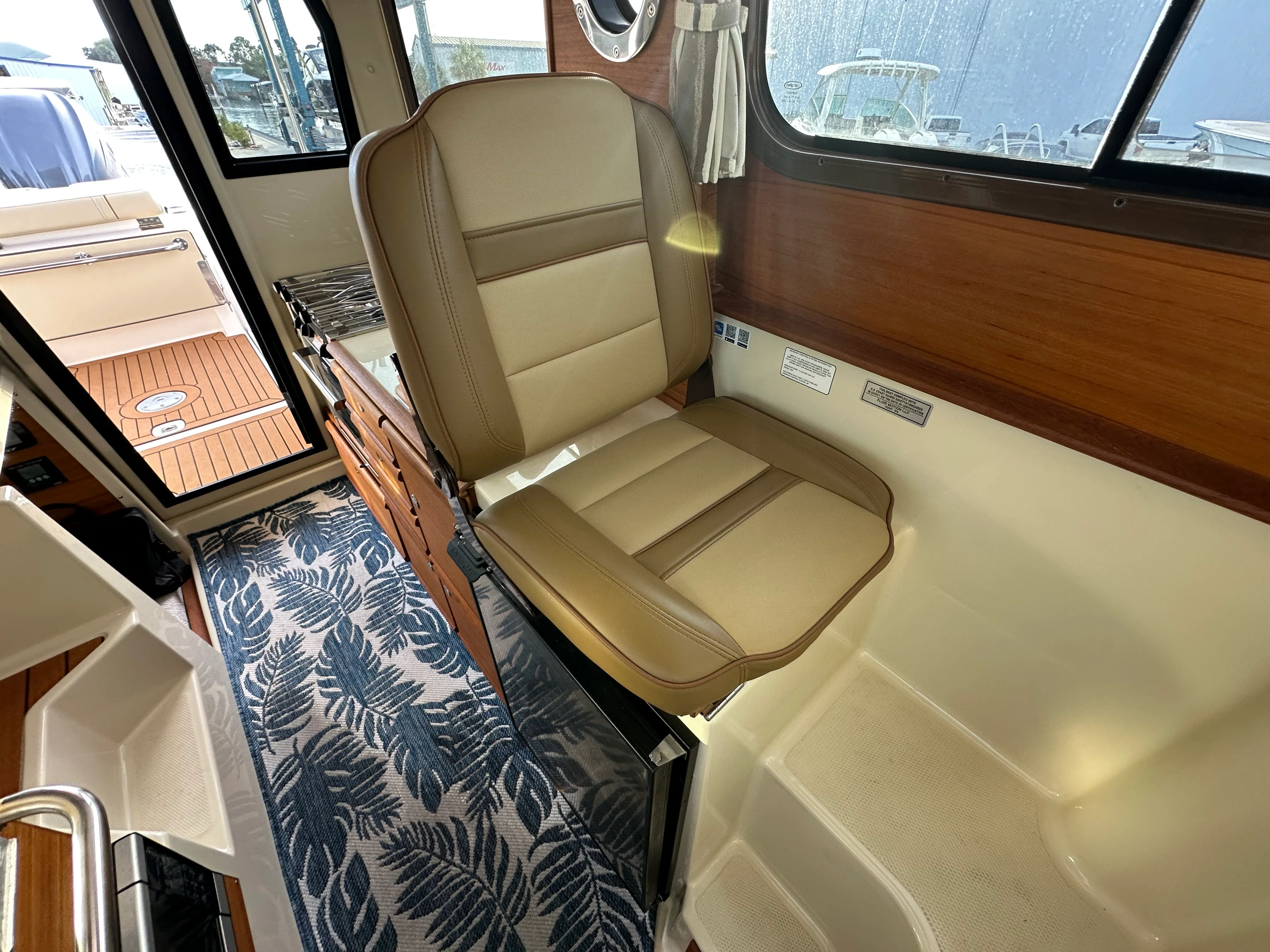 2024 Ranger R27 Image Thumbnail #18