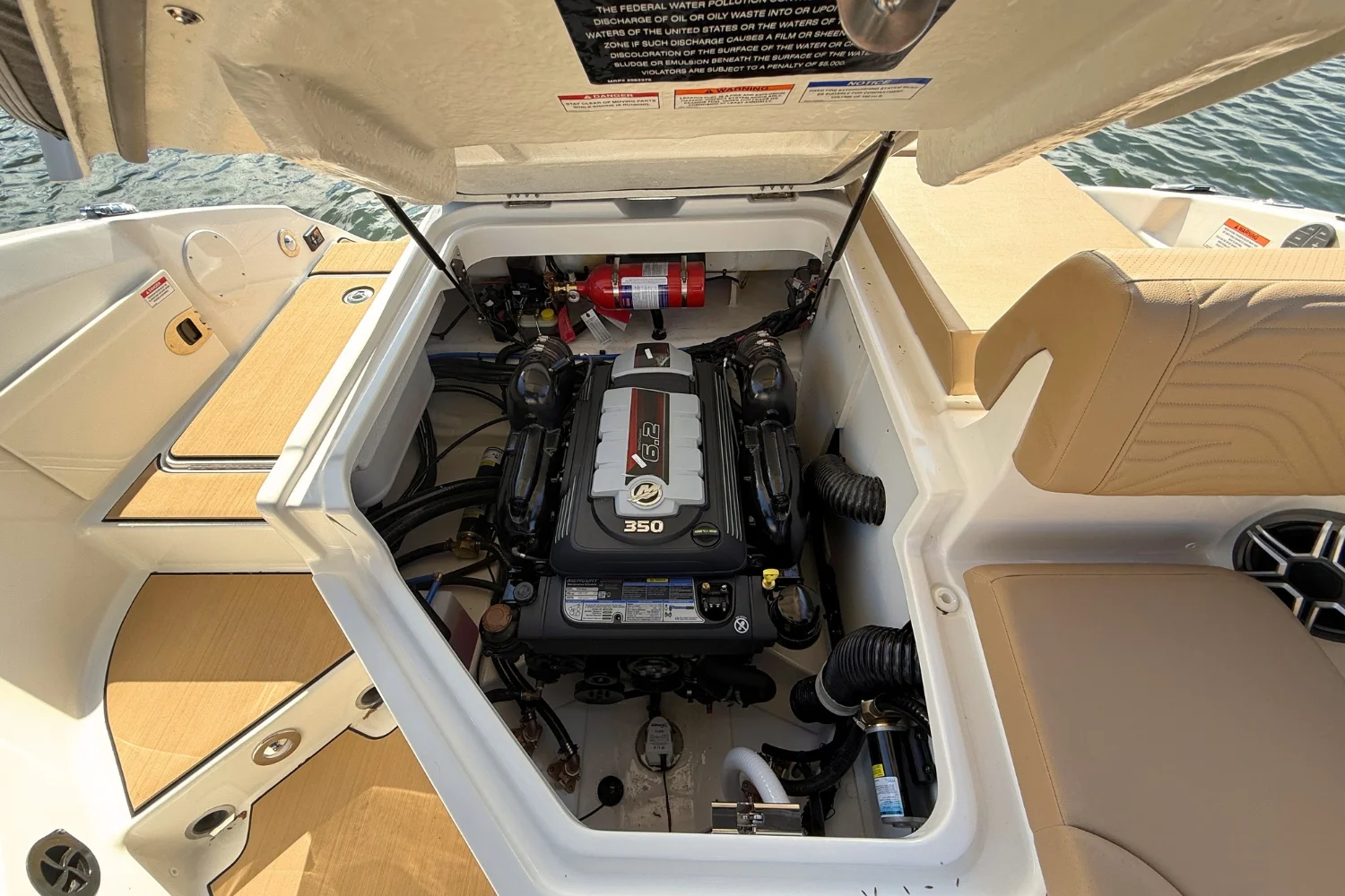 2026 Sea Ray SDX 250 Surf Image Thumbnail #15