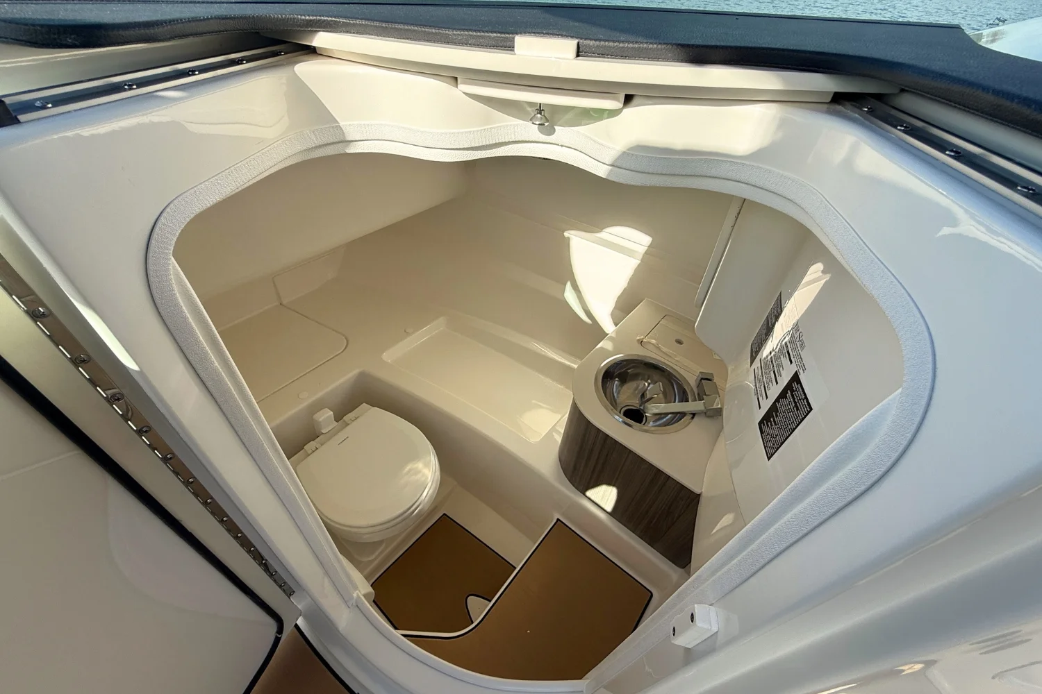 2026 Sea Ray SDX 250 Surf Image Thumbnail #28