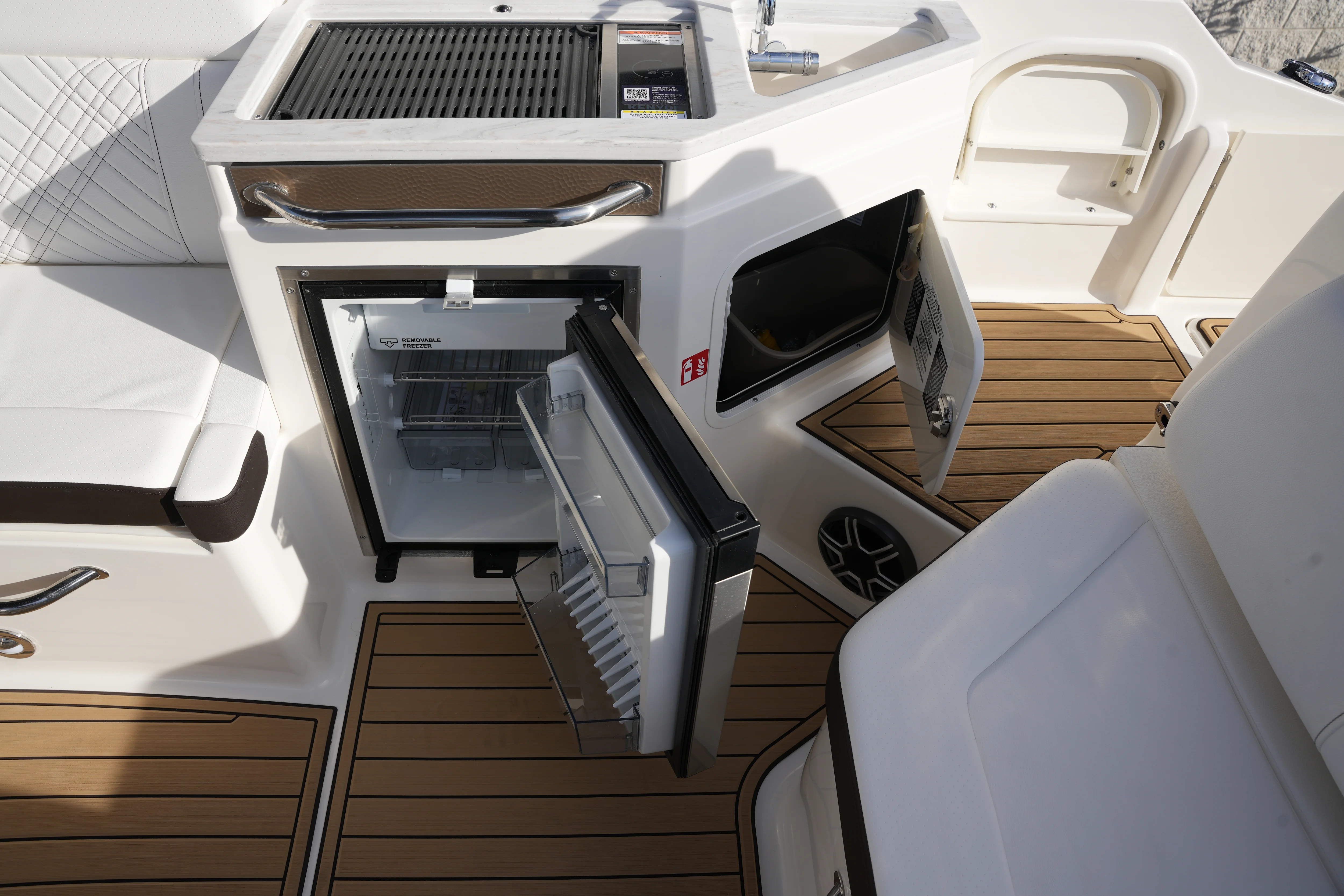 2026 Sea Ray SDX 290 Image Thumbnail #18