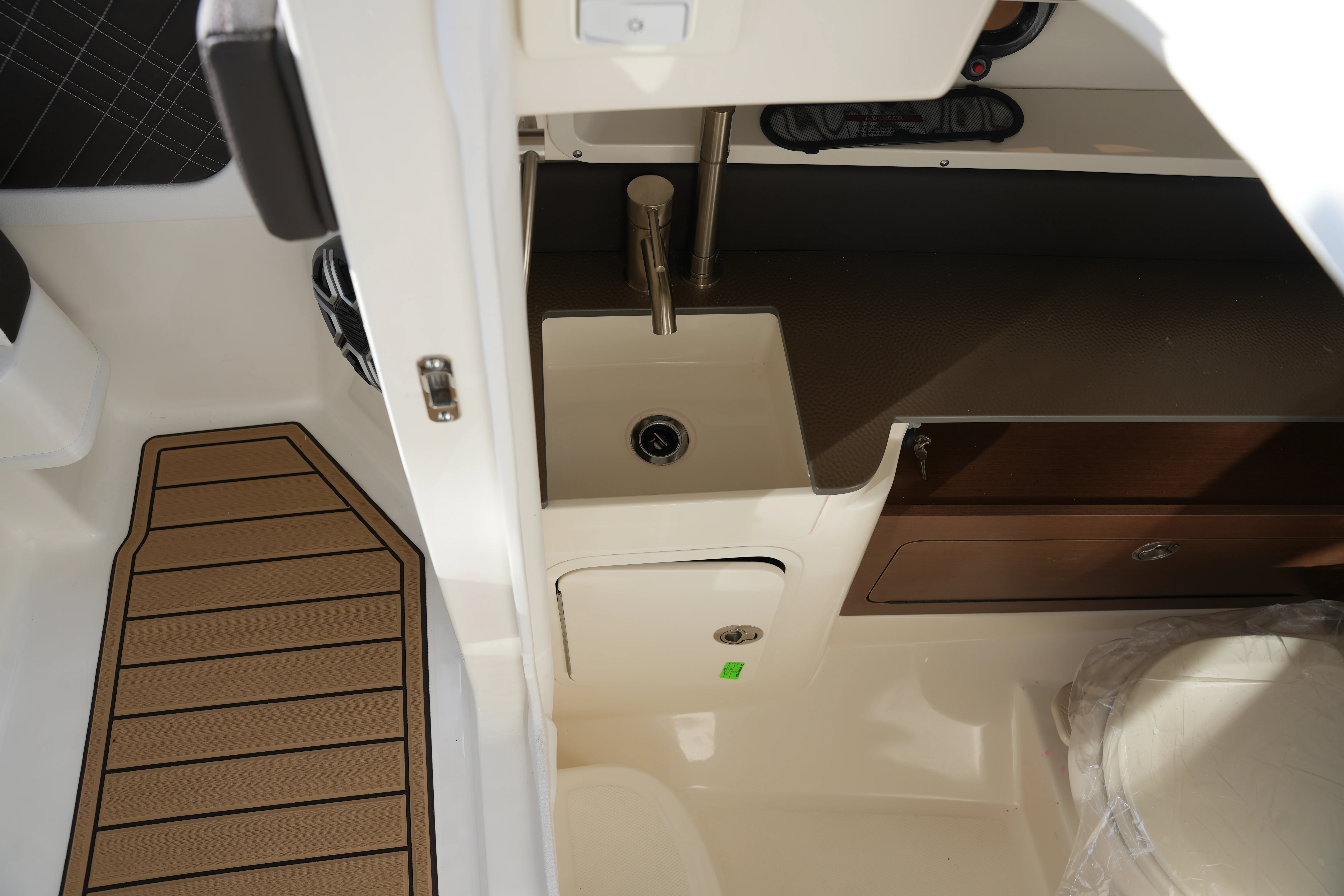 2026 Sea Ray SDX 290 Image Thumbnail #31