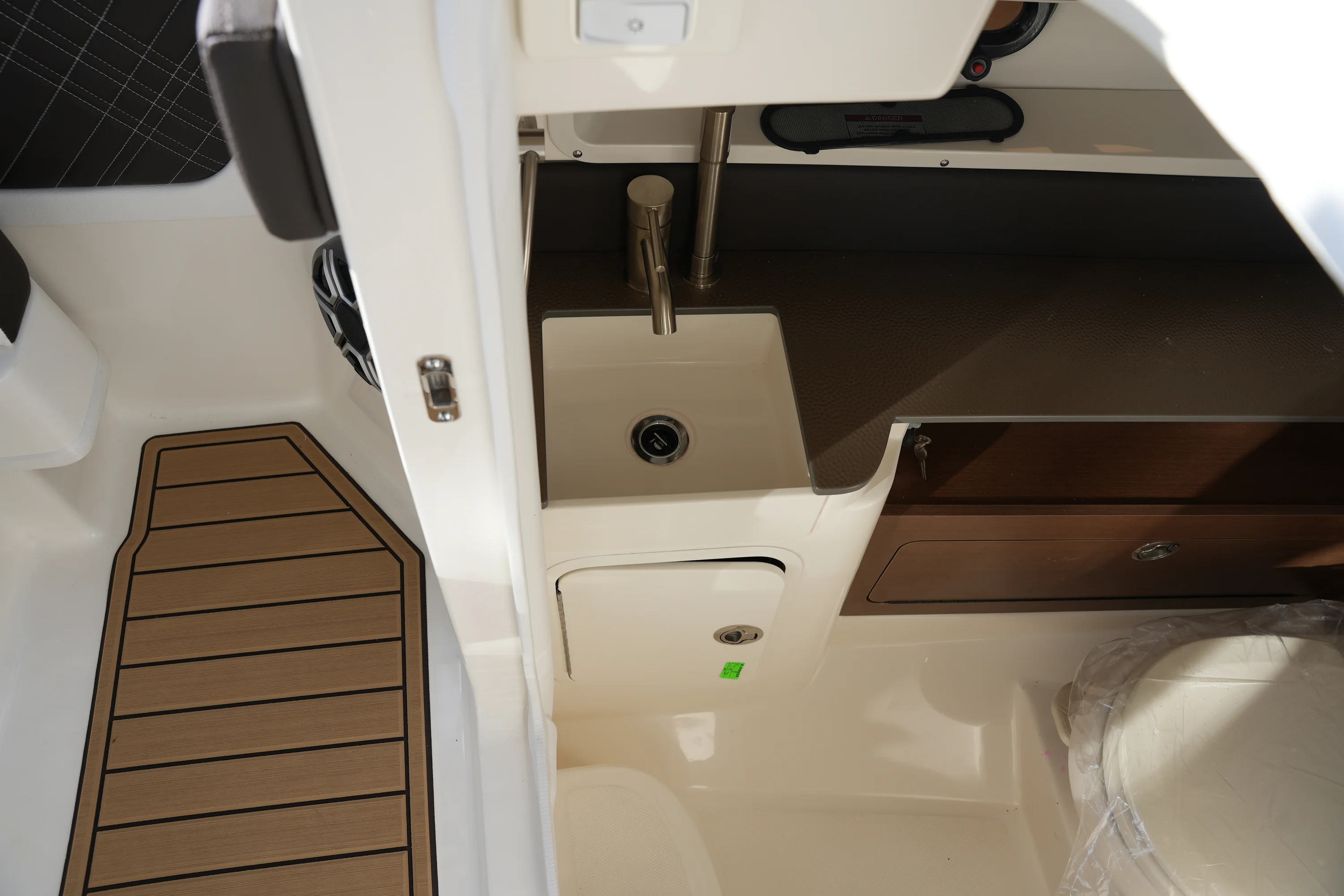 2026 Sea Ray SDX 290 Image Thumbnail #31