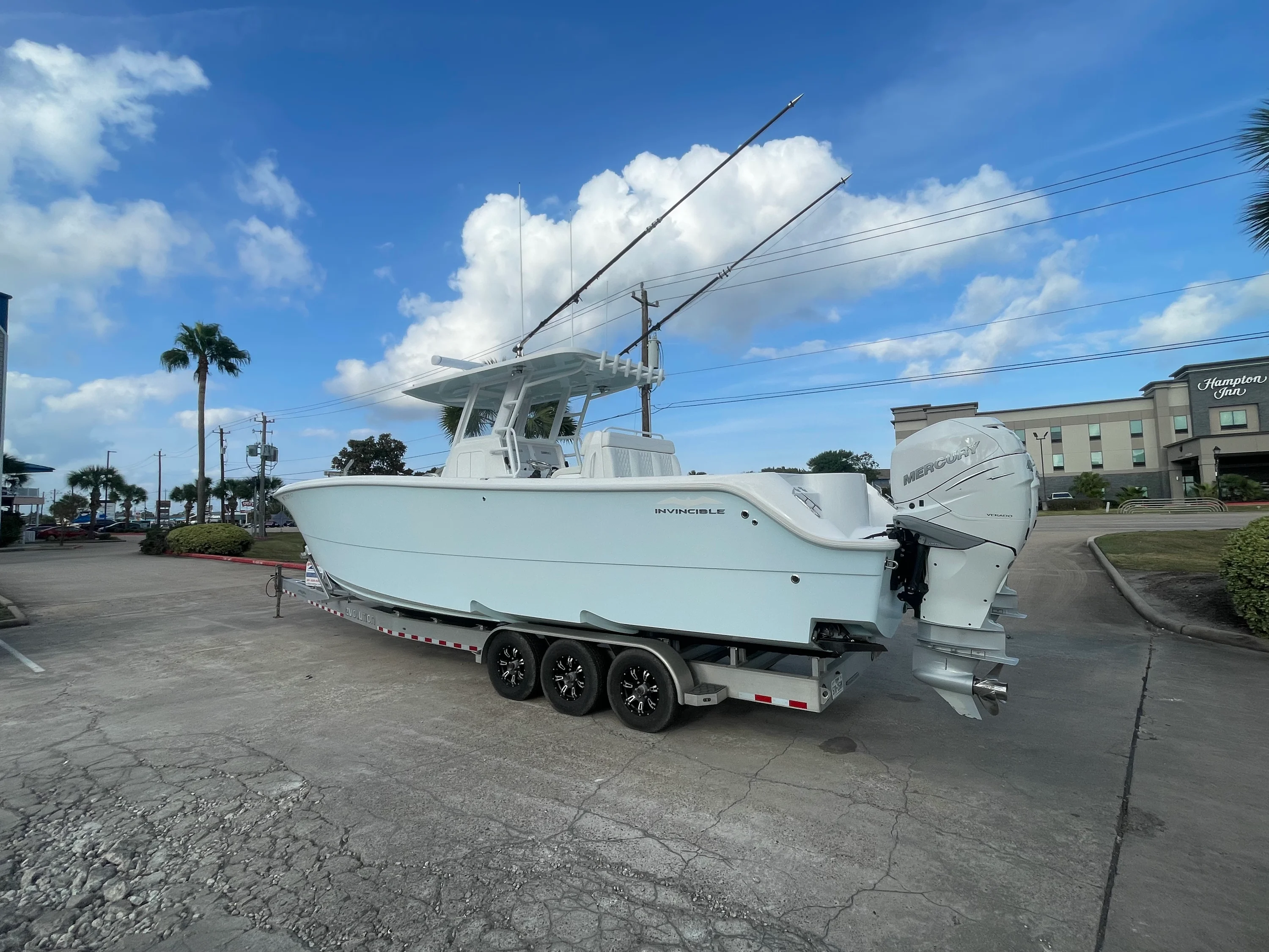 2022 Invincible 33 CAT Image Thumbnail #2