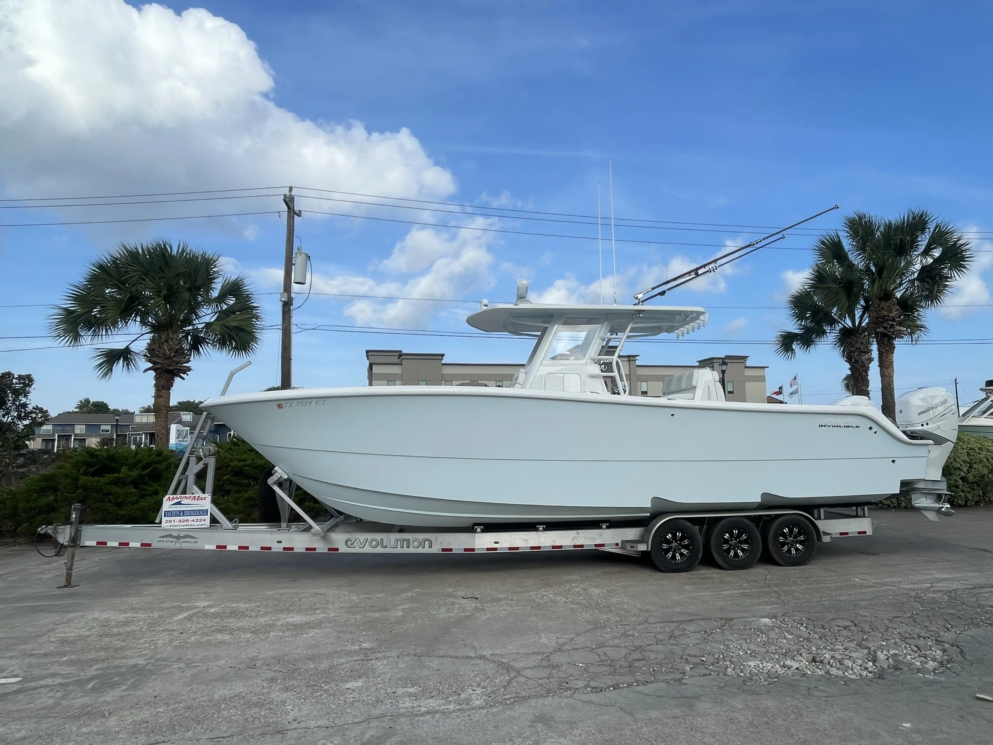 2022 Invincible 33 CAT Image Thumbnail #0