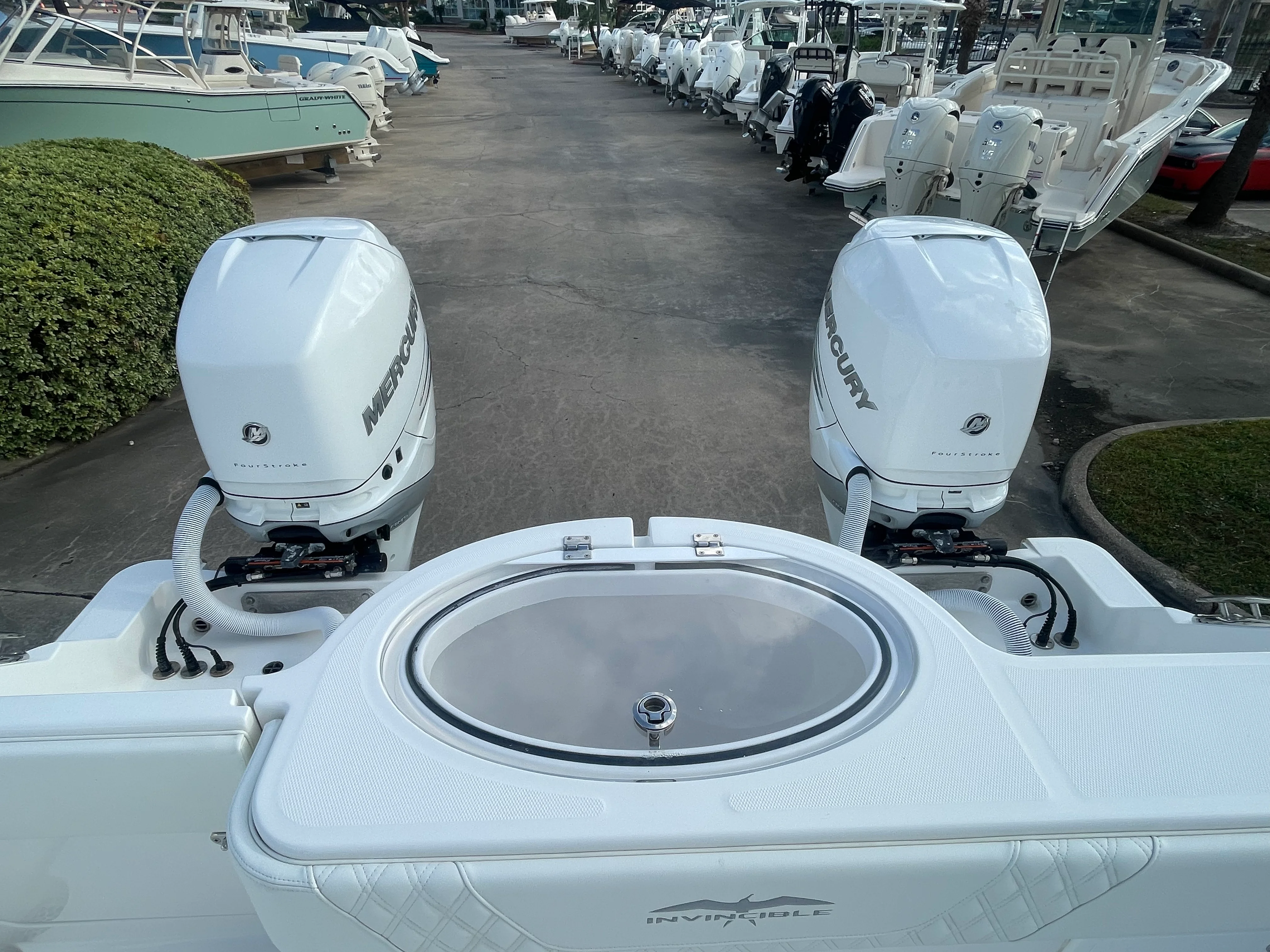 2022 Invincible 33 CAT Image Thumbnail #37