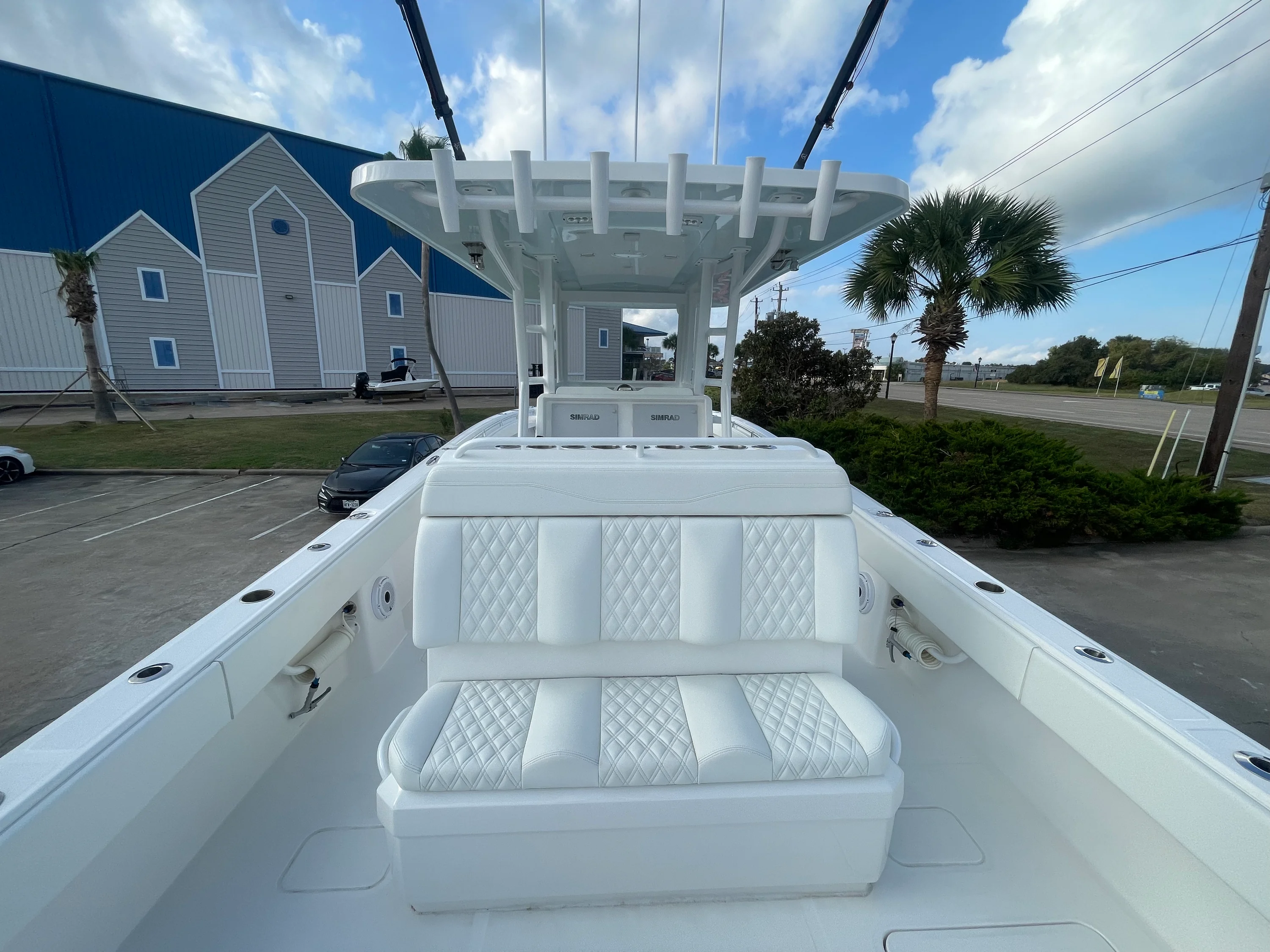 2022 Invincible 33 CAT Image Thumbnail #33