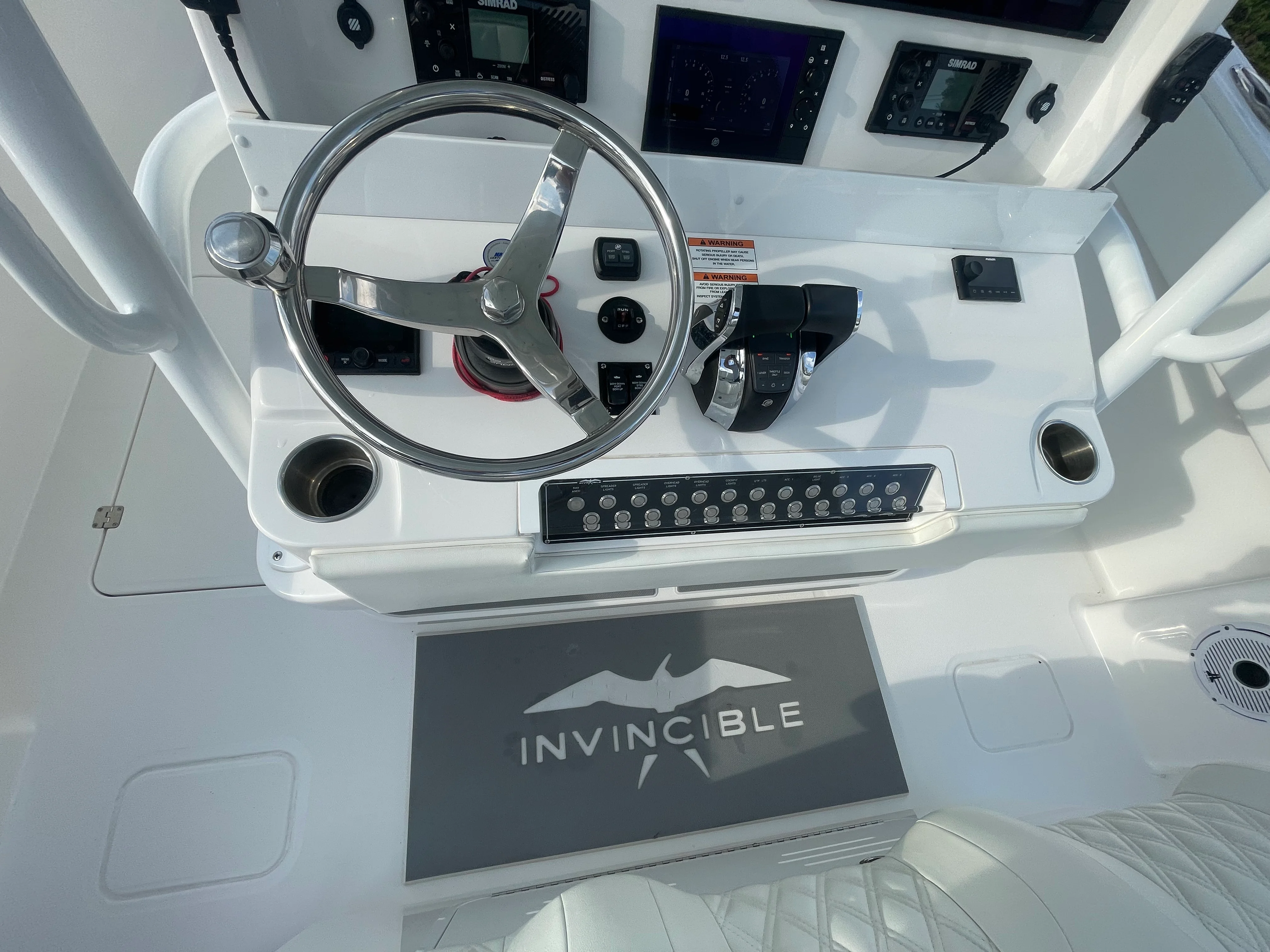 2022 Invincible 33 CAT Image Thumbnail #18